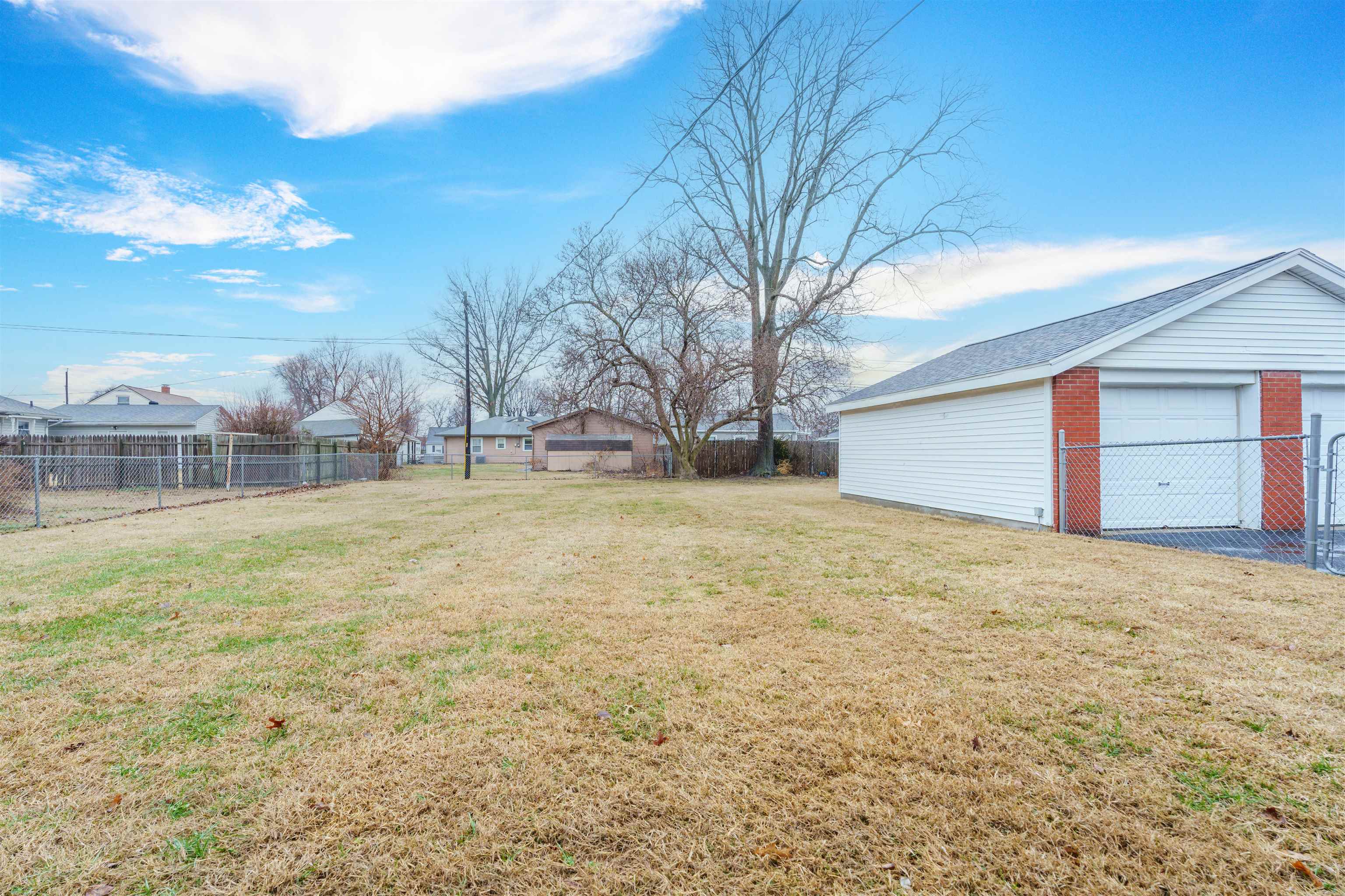 3815 Kentucky 144, Owensboro, Kentucky 42303, 3 Bedrooms Bedrooms, ,1 BathroomBathrooms,Single Family Residence,For Sale,Kentucky 144,91478