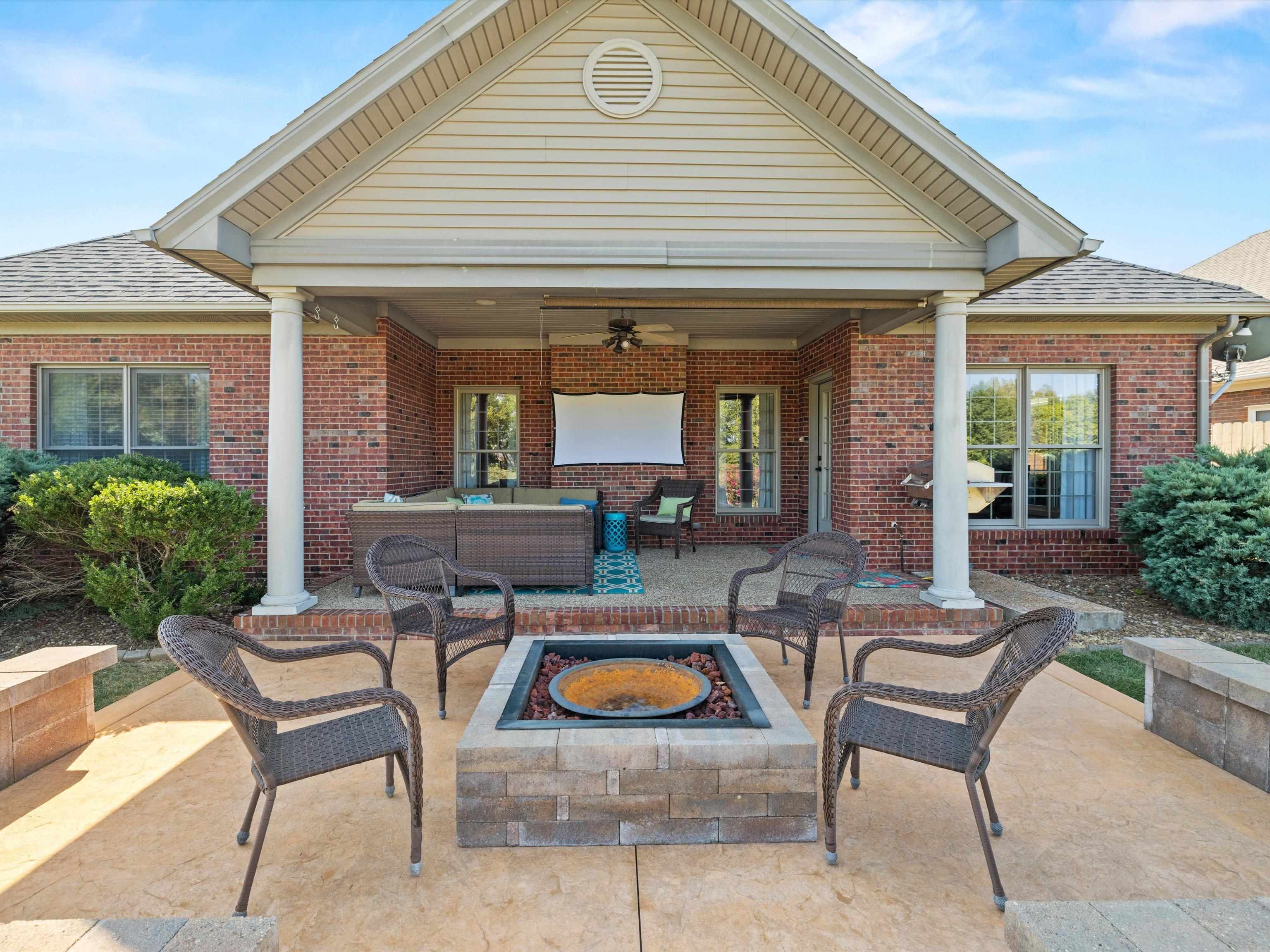 1617 Creek Haven Loop, Owensboro, Kentucky 42303, 4 Bedrooms Bedrooms, ,2 BathroomsBathrooms,Single Family Residence,For Sale,Creek Haven Loop,91479