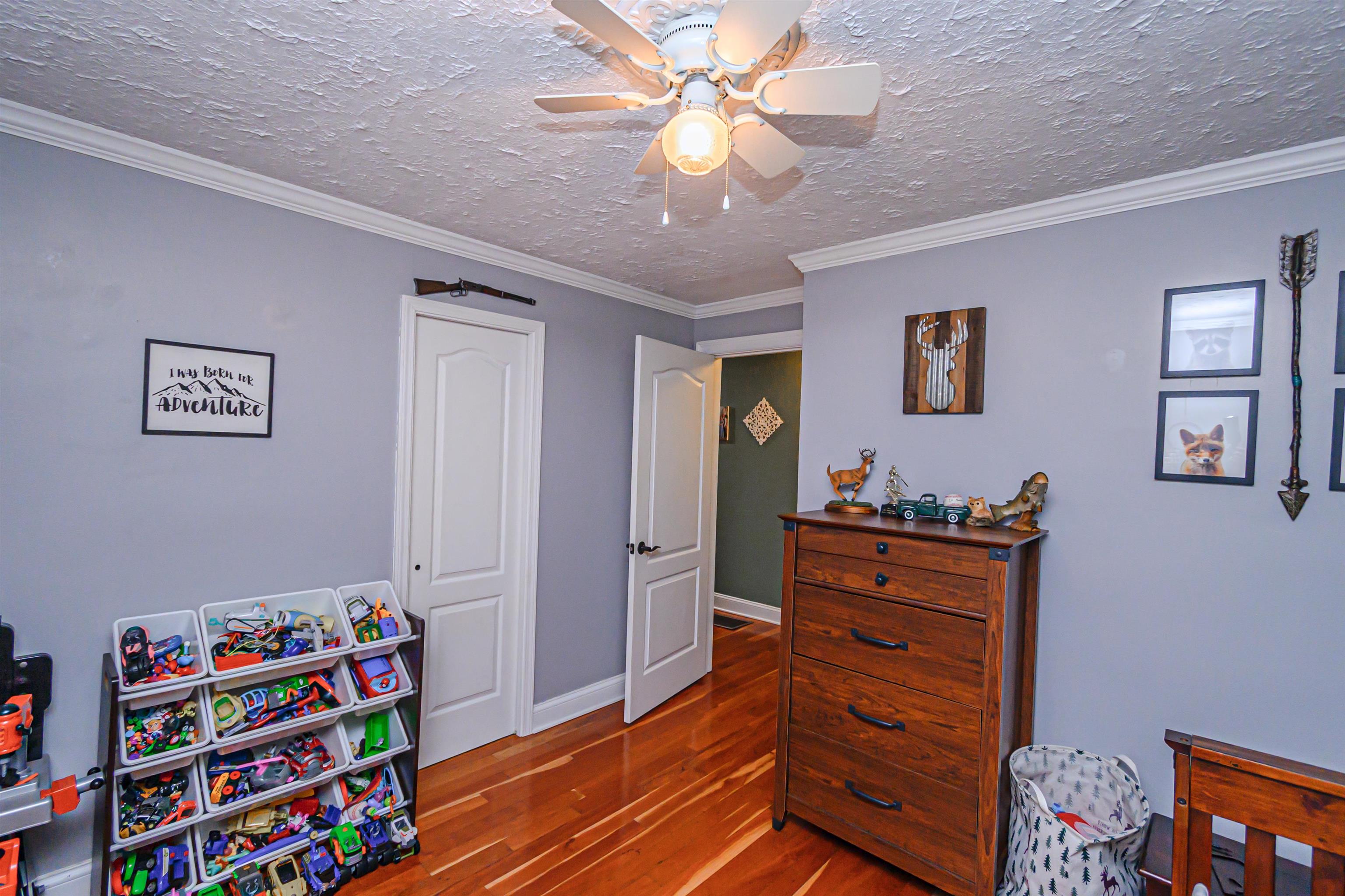 2524 9th Street, Owensboro, Kentucky 42303, 3 Bedrooms Bedrooms, ,2 BathroomsBathrooms,Single Family Residence,For Sale,9th Street,91483