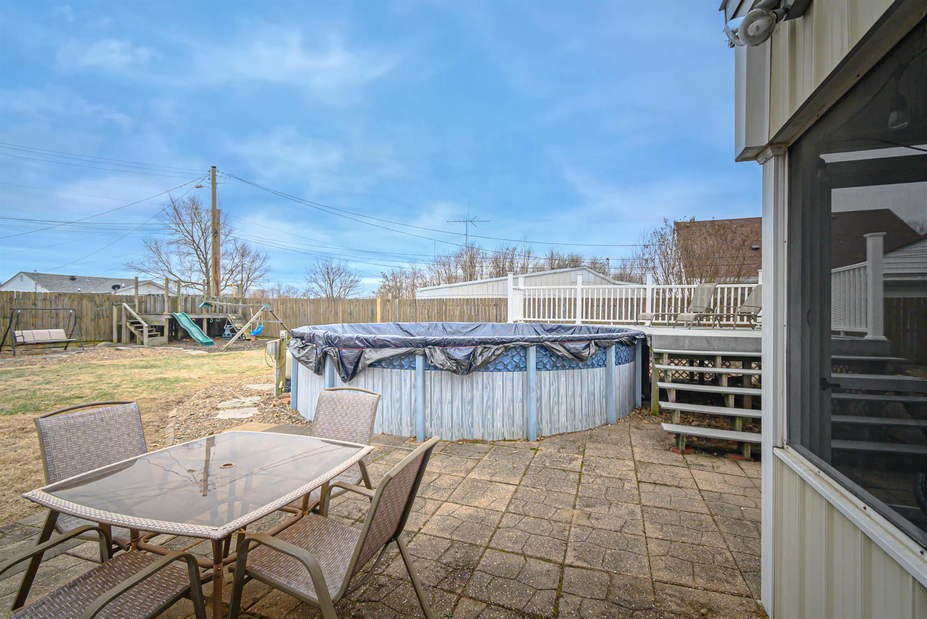 2524 9th Street, Owensboro, Kentucky 42303, 3 Bedrooms Bedrooms, ,2 BathroomsBathrooms,Single Family Residence,For Sale,9th Street,91483