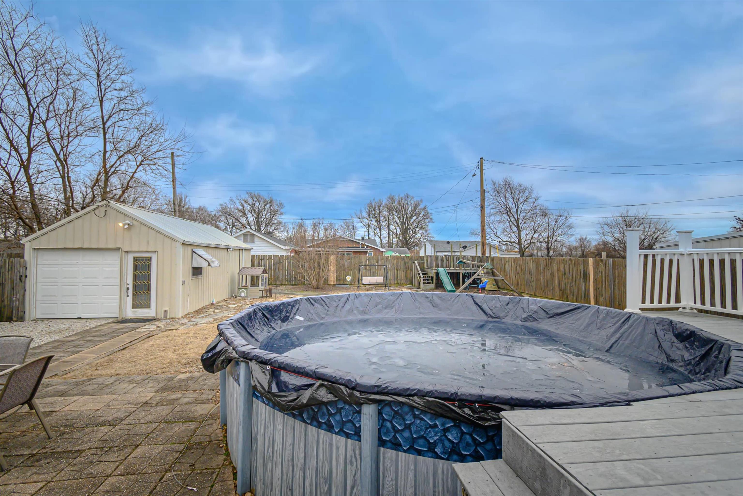 2524 9th Street, Owensboro, Kentucky 42303, 3 Bedrooms Bedrooms, ,2 BathroomsBathrooms,Single Family Residence,For Sale,9th Street,91483