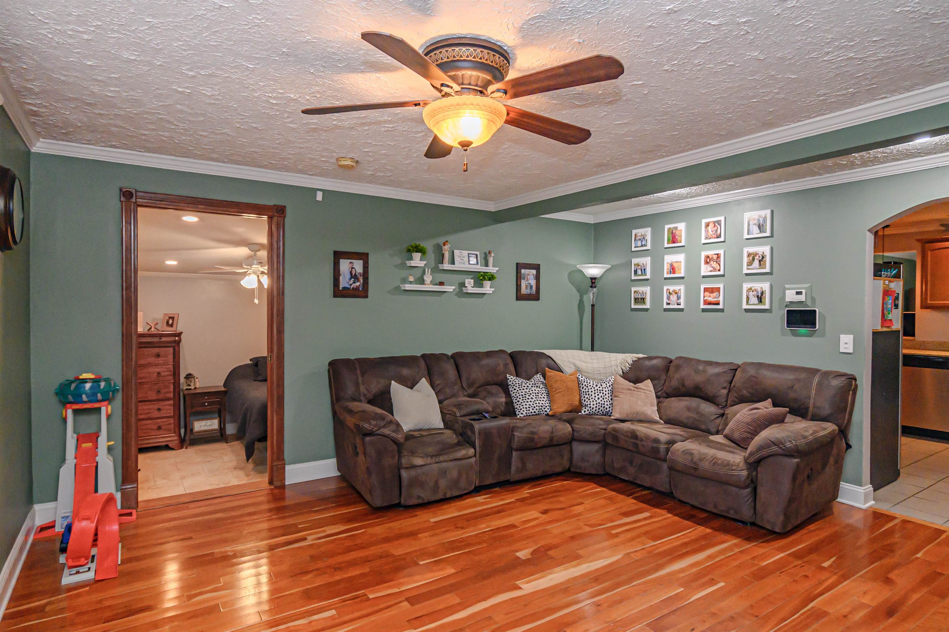 2524 9th Street, Owensboro, Kentucky 42303, 3 Bedrooms Bedrooms, ,2 BathroomsBathrooms,Single Family Residence,For Sale,9th Street,91483