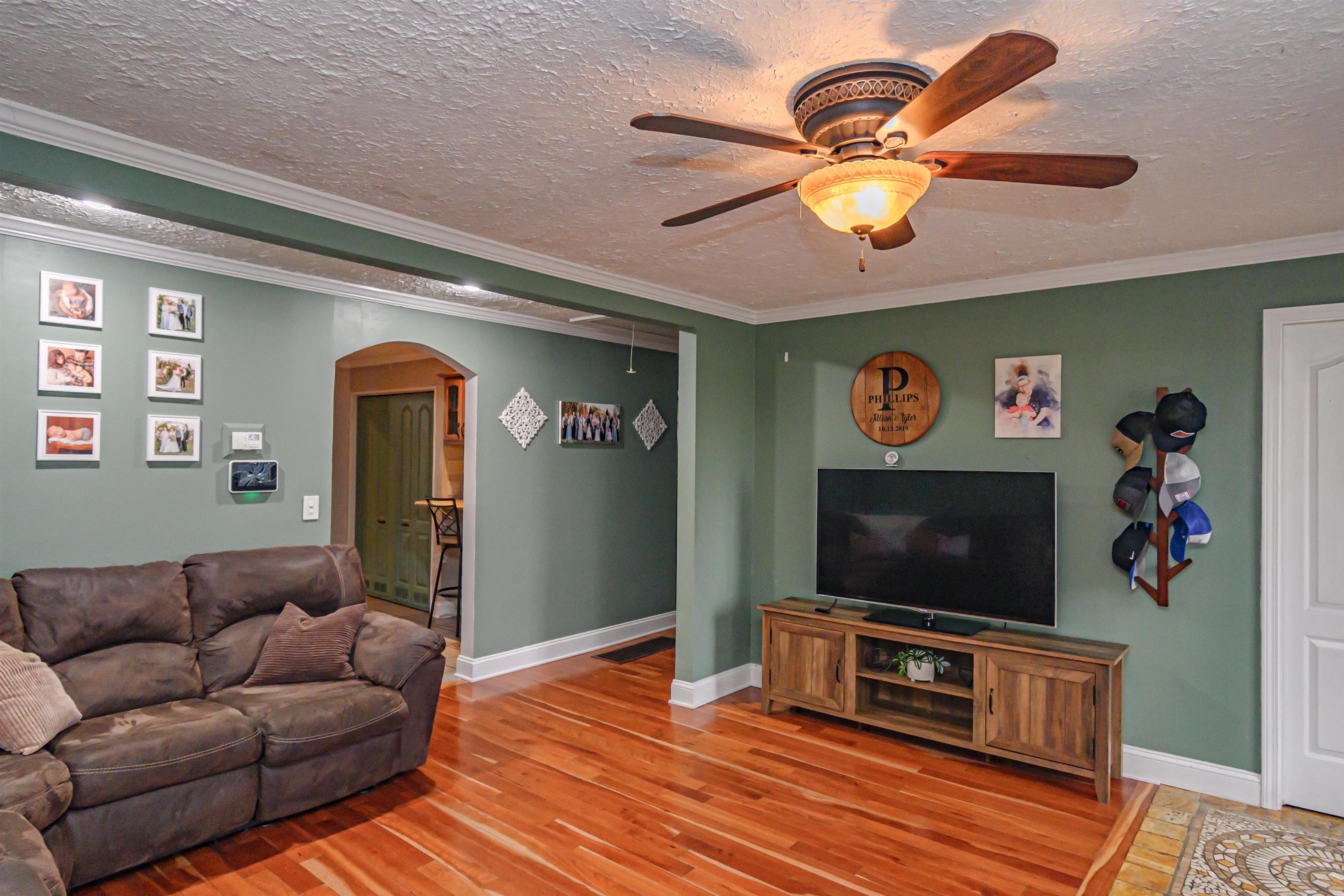 2524 9th Street, Owensboro, Kentucky 42303, 3 Bedrooms Bedrooms, ,2 BathroomsBathrooms,Single Family Residence,For Sale,9th Street,91483