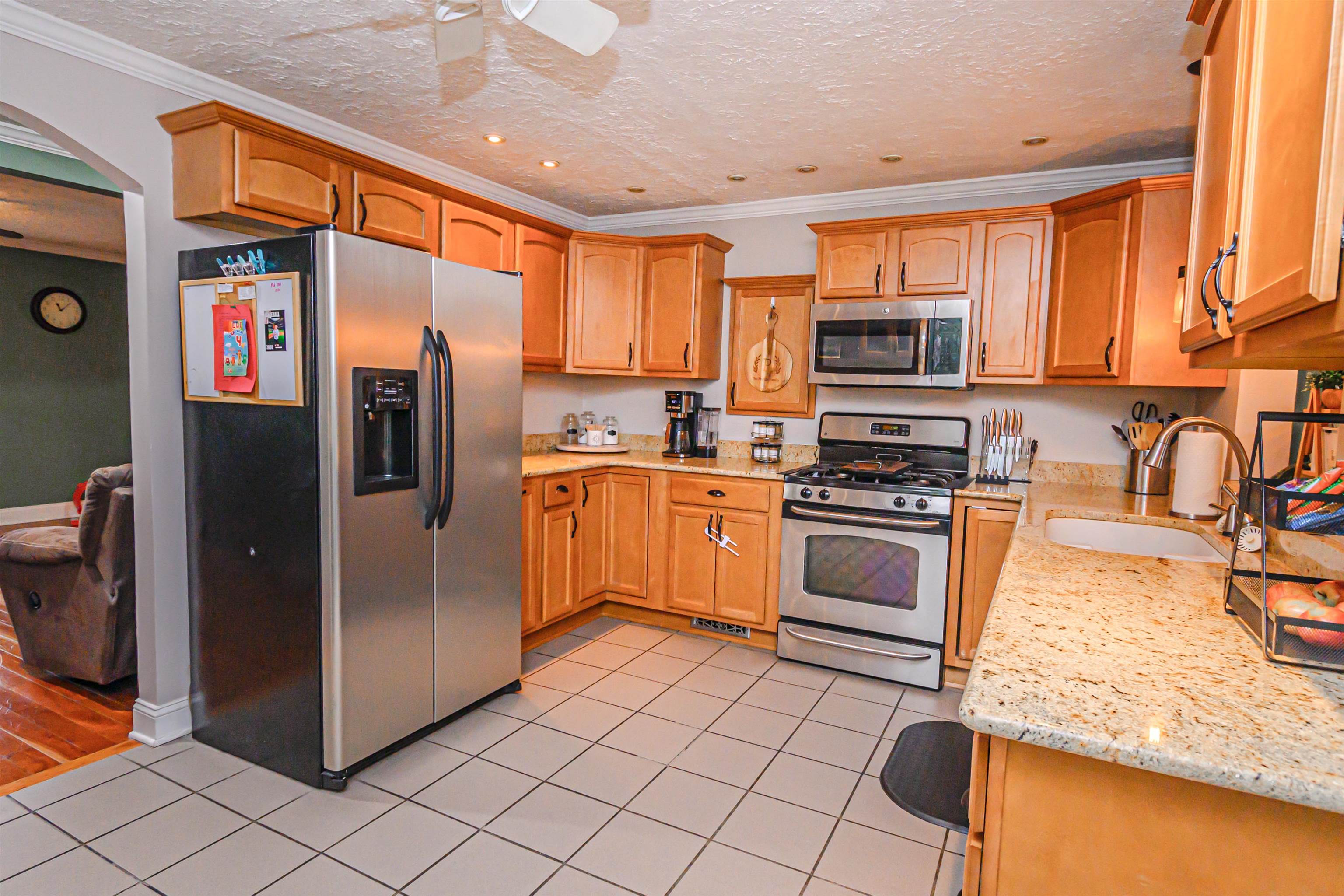 2524 9th Street, Owensboro, Kentucky 42303, 3 Bedrooms Bedrooms, ,2 BathroomsBathrooms,Single Family Residence,For Sale,9th Street,91483