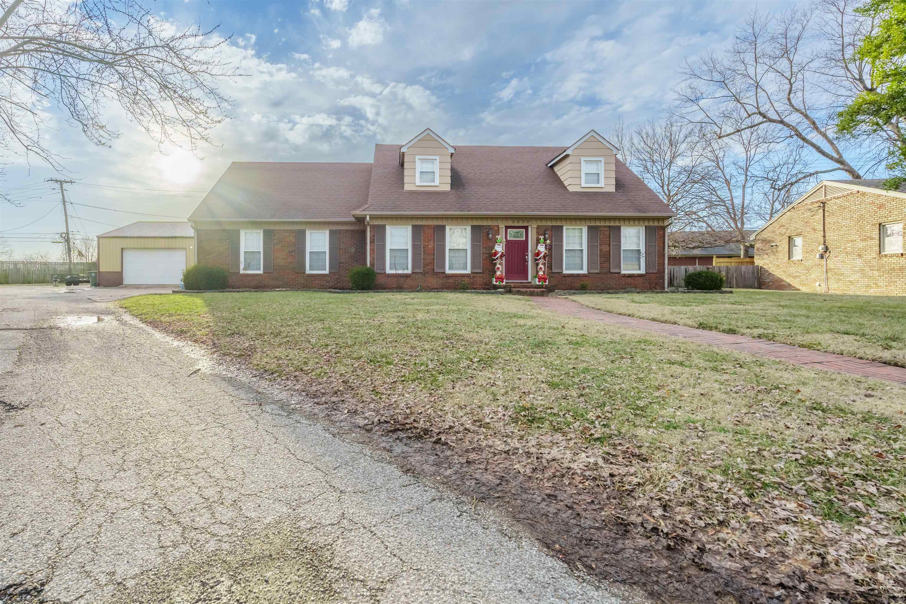 4030 Springdale Drive, Owensboro, Kentucky 42301, 5 Bedrooms Bedrooms, ,3 BathroomsBathrooms,Single Family Residence,For Sale,Springdale Drive,91491