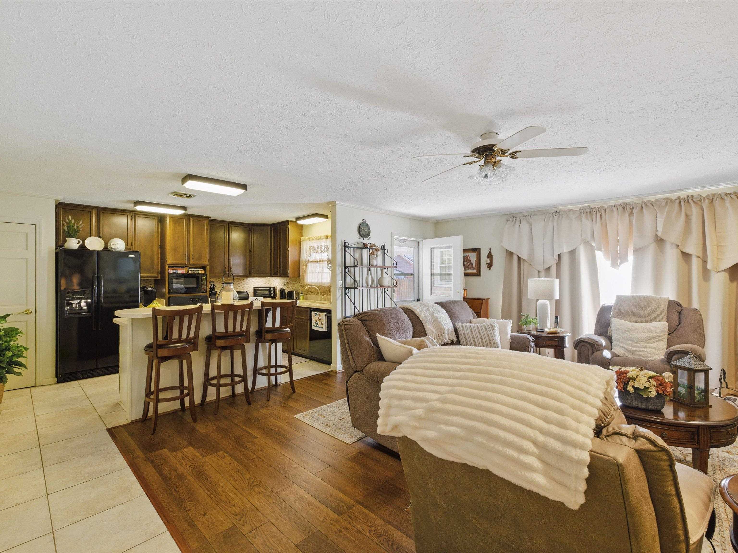 1000 Michaels Ct, Owensboro, Kentucky 42303, 3 Bedrooms Bedrooms, ,2 BathroomsBathrooms,Single Family Residence,For Sale,Michaels Ct,91508