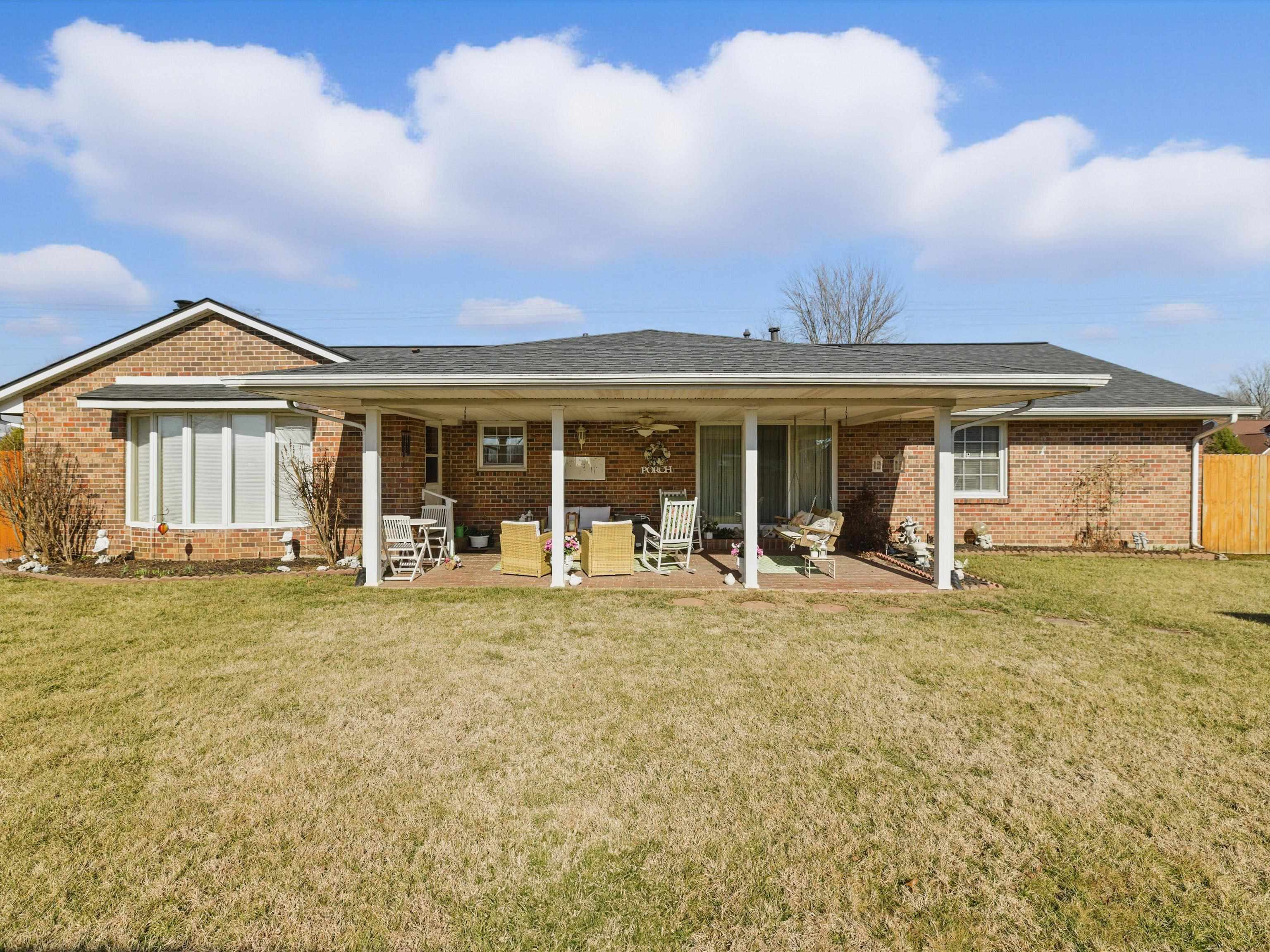 1000 Michaels Ct, Owensboro, Kentucky 42303, 3 Bedrooms Bedrooms, ,2 BathroomsBathrooms,Single Family Residence,For Sale,Michaels Ct,91508