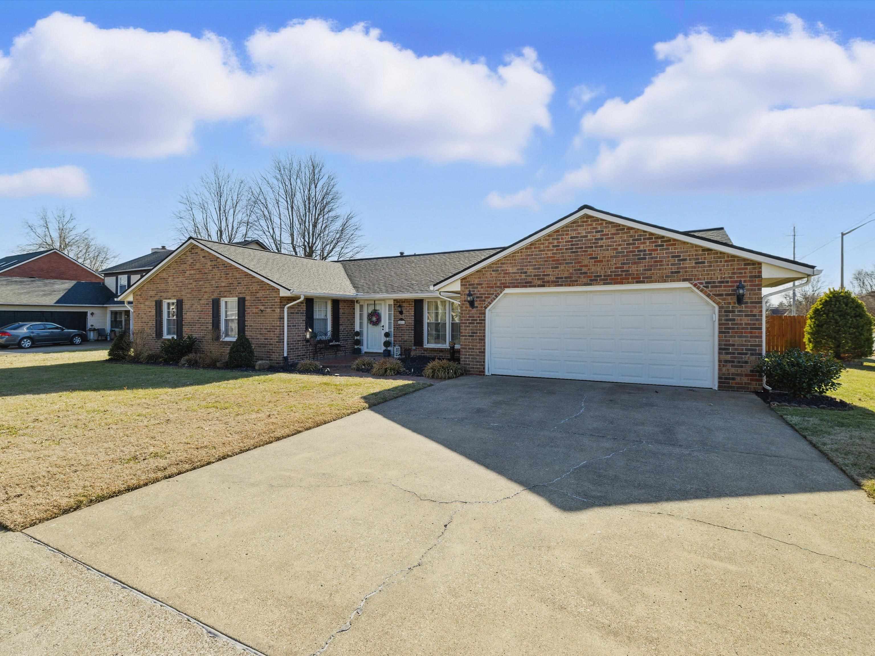 1000 Michaels Ct, Owensboro, Kentucky 42303, 3 Bedrooms Bedrooms, ,2 BathroomsBathrooms,Single Family Residence,For Sale,Michaels Ct,91508