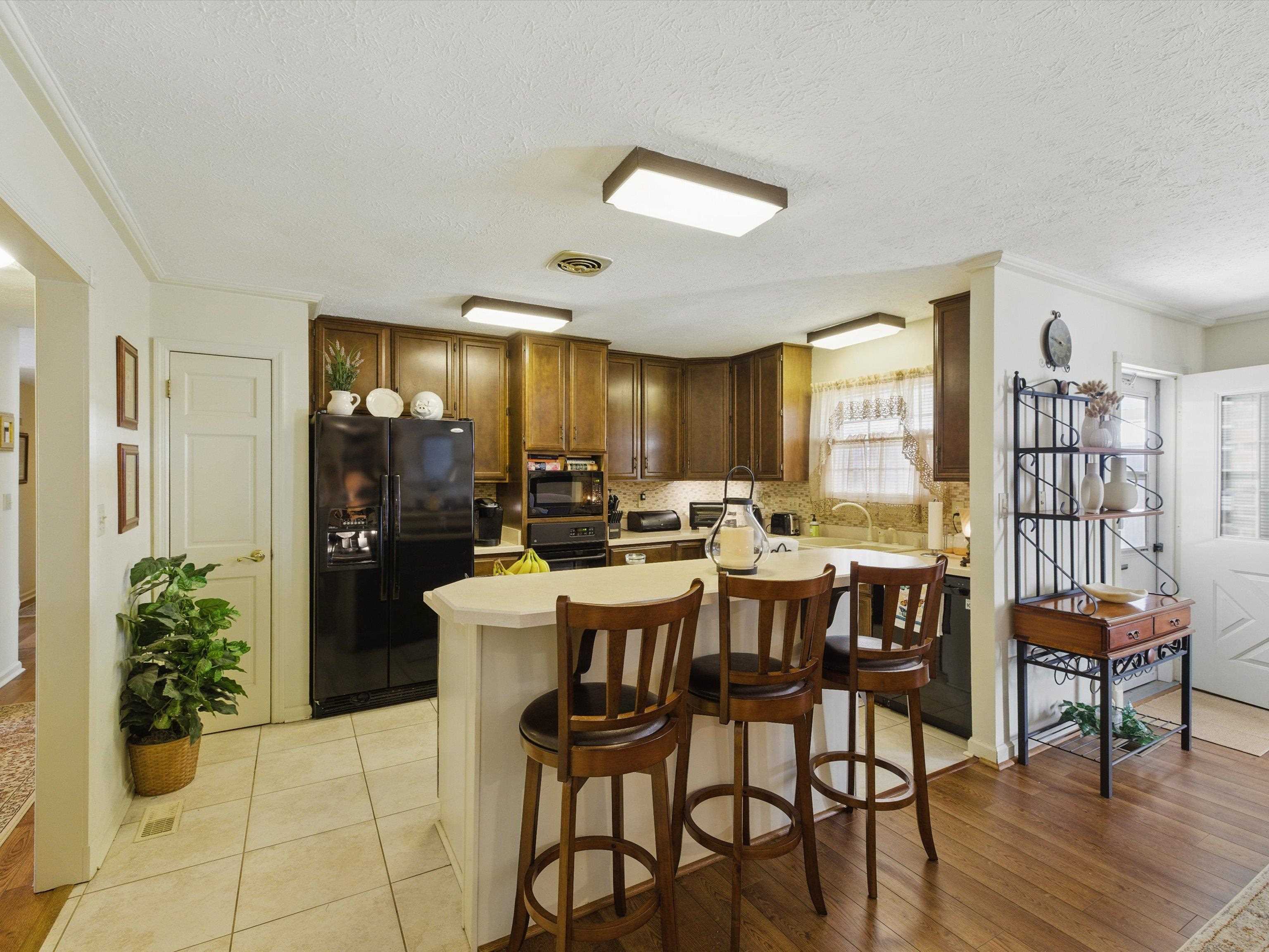 1000 Michaels Ct, Owensboro, Kentucky 42303, 3 Bedrooms Bedrooms, ,2 BathroomsBathrooms,Single Family Residence,For Sale,Michaels Ct,91508