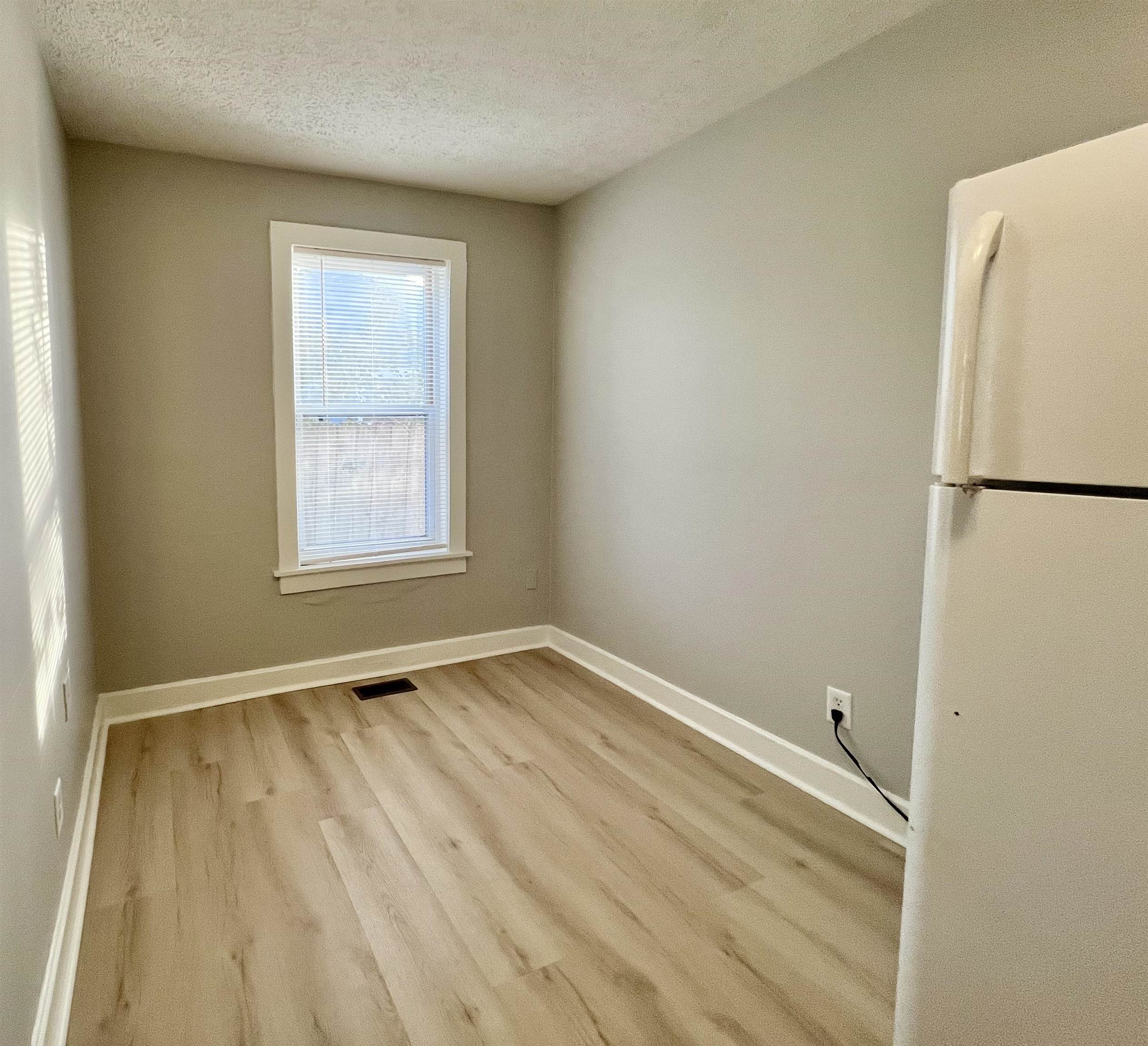 3231 St. Ann St, Owensboro, Kentucky 42303, 2 Bedrooms Bedrooms, ,1 BathroomBathrooms,Single Family Residence,For Sale,St. Ann St,91509