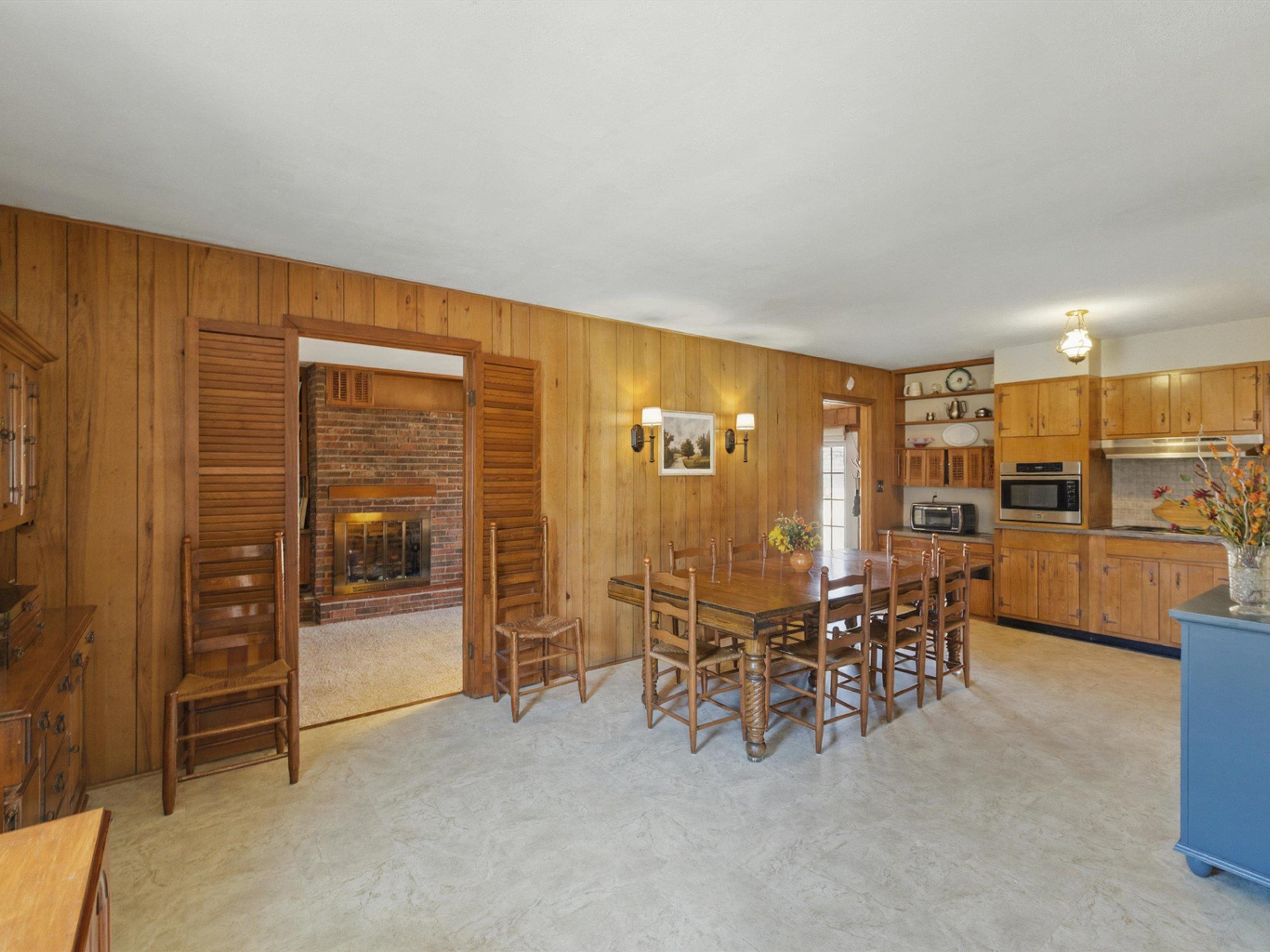 2923 Old Hartford Road, Owensboro, Kentucky 42303, 4 Bedrooms Bedrooms, ,1 BathroomBathrooms,Single Family Residence,For Sale,Old Hartford Road,91510