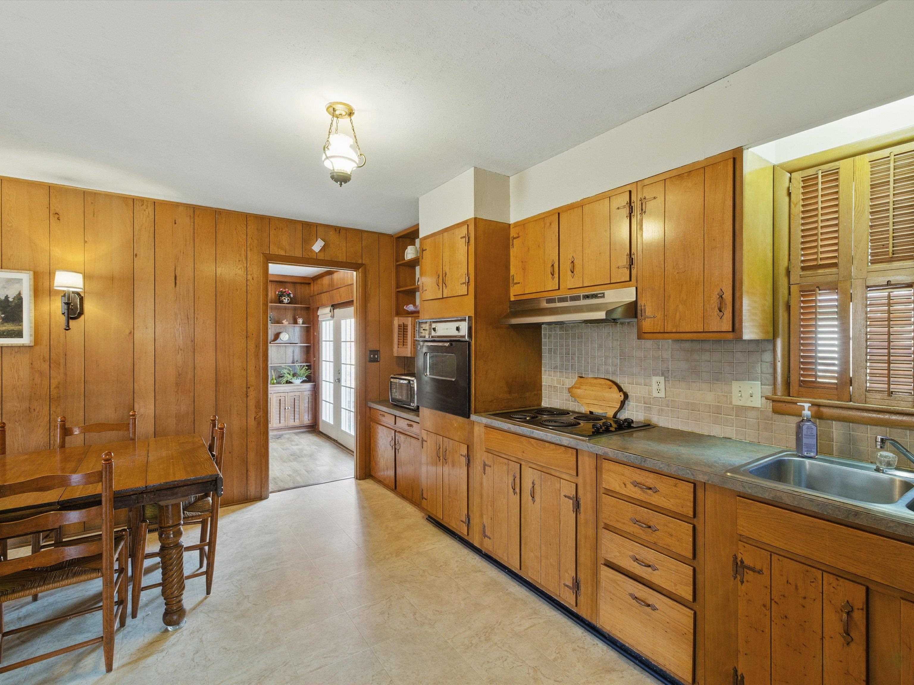 2923 Old Hartford Road, Owensboro, Kentucky 42303, 4 Bedrooms Bedrooms, ,1 BathroomBathrooms,Single Family Residence,For Sale,Old Hartford Road,91510