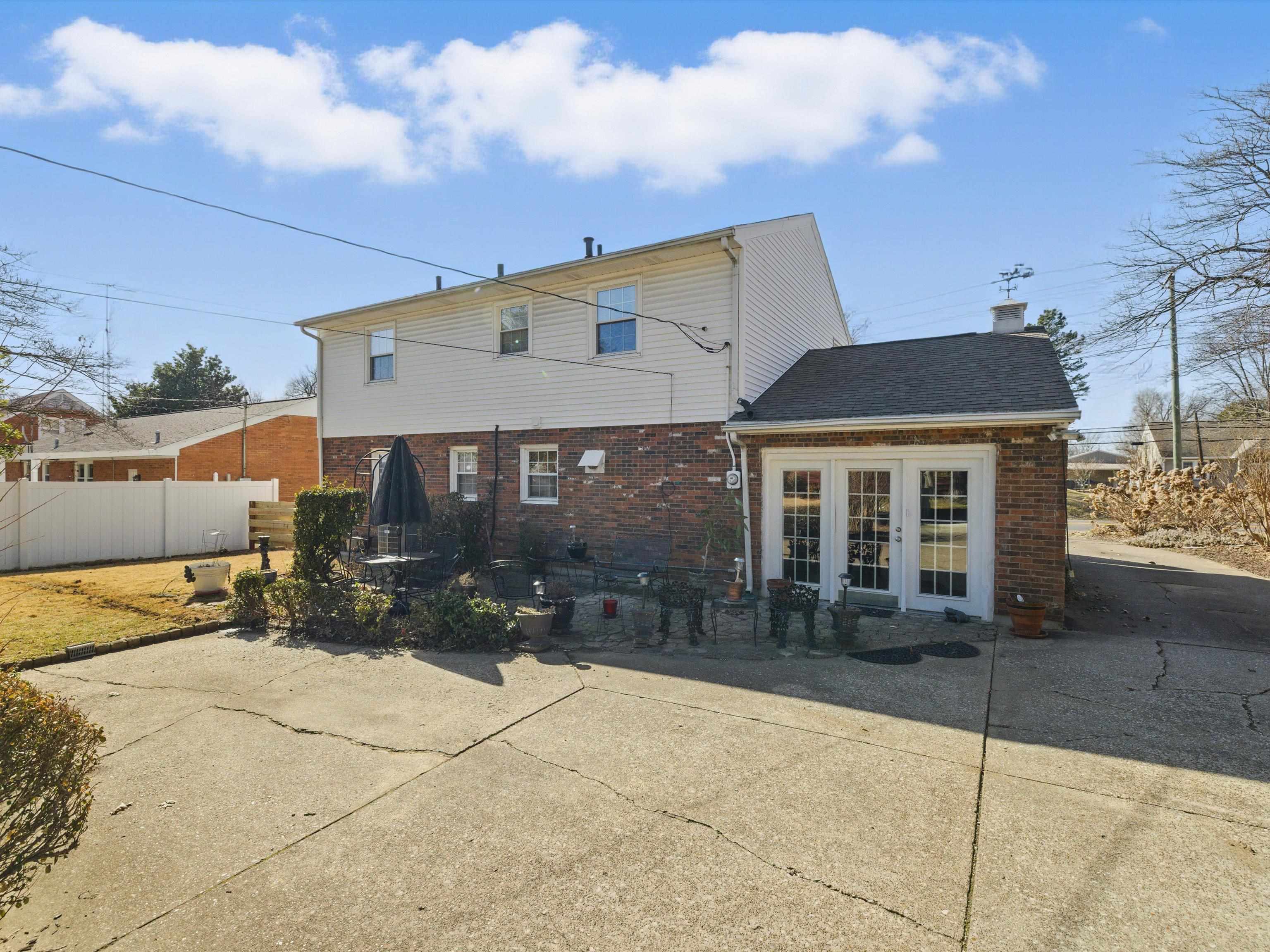 2923 Old Hartford Road, Owensboro, Kentucky 42303, 4 Bedrooms Bedrooms, ,1 BathroomBathrooms,Single Family Residence,For Sale,Old Hartford Road,91510