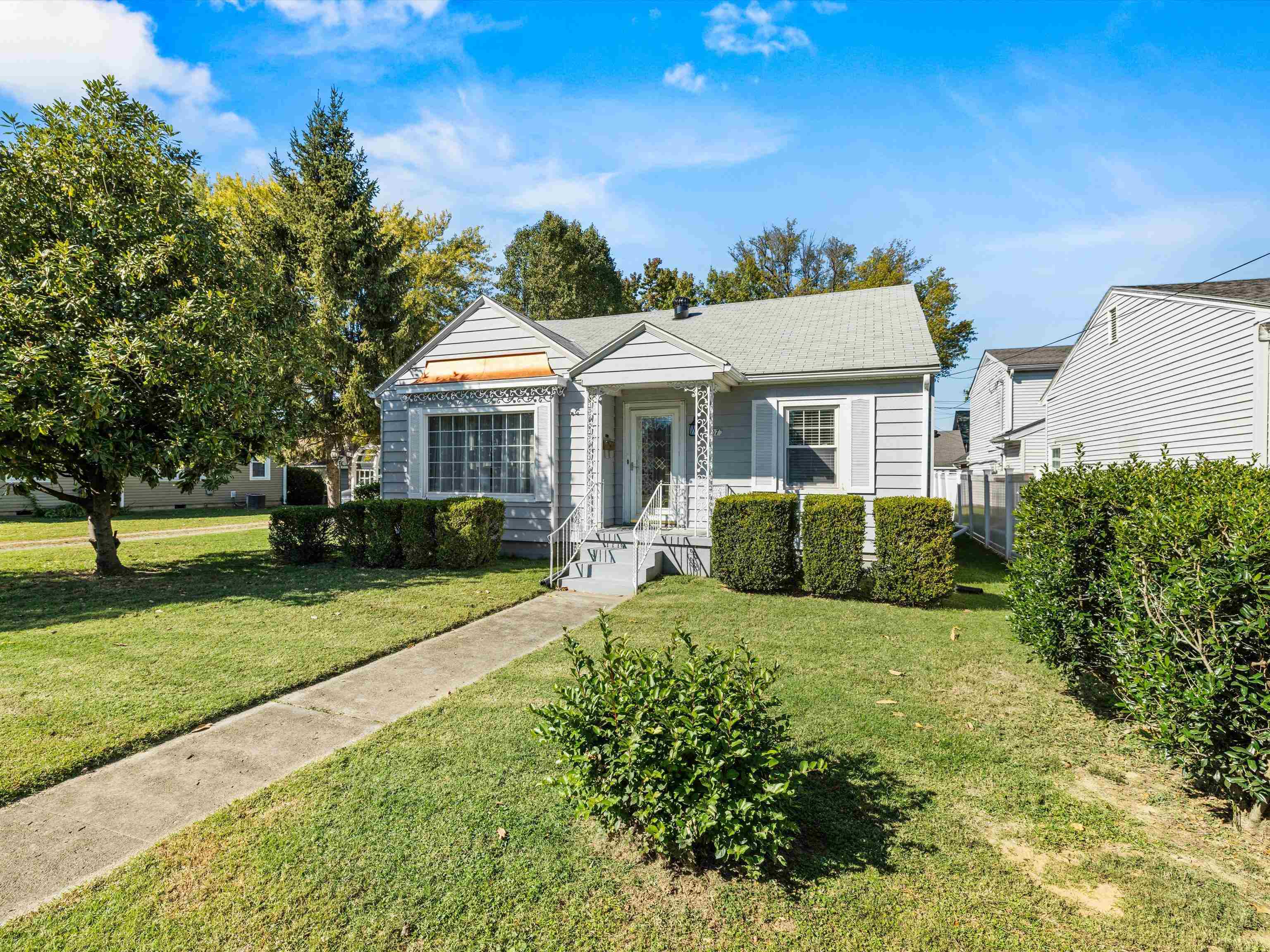 907 Hill Avenue, Owensboro, Kentucky 42301, 3 Bedrooms Bedrooms, ,1 BathroomBathrooms,Single Family Residence,For Sale,Hill Avenue,91512