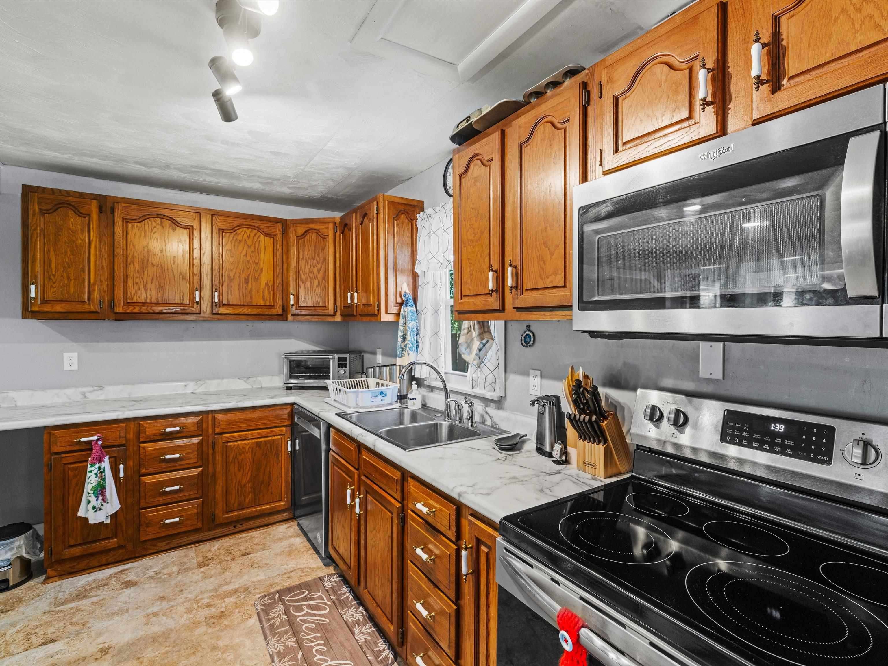 907 Hill Avenue, Owensboro, Kentucky 42301, 3 Bedrooms Bedrooms, ,1 BathroomBathrooms,Single Family Residence,For Sale,Hill Avenue,91512