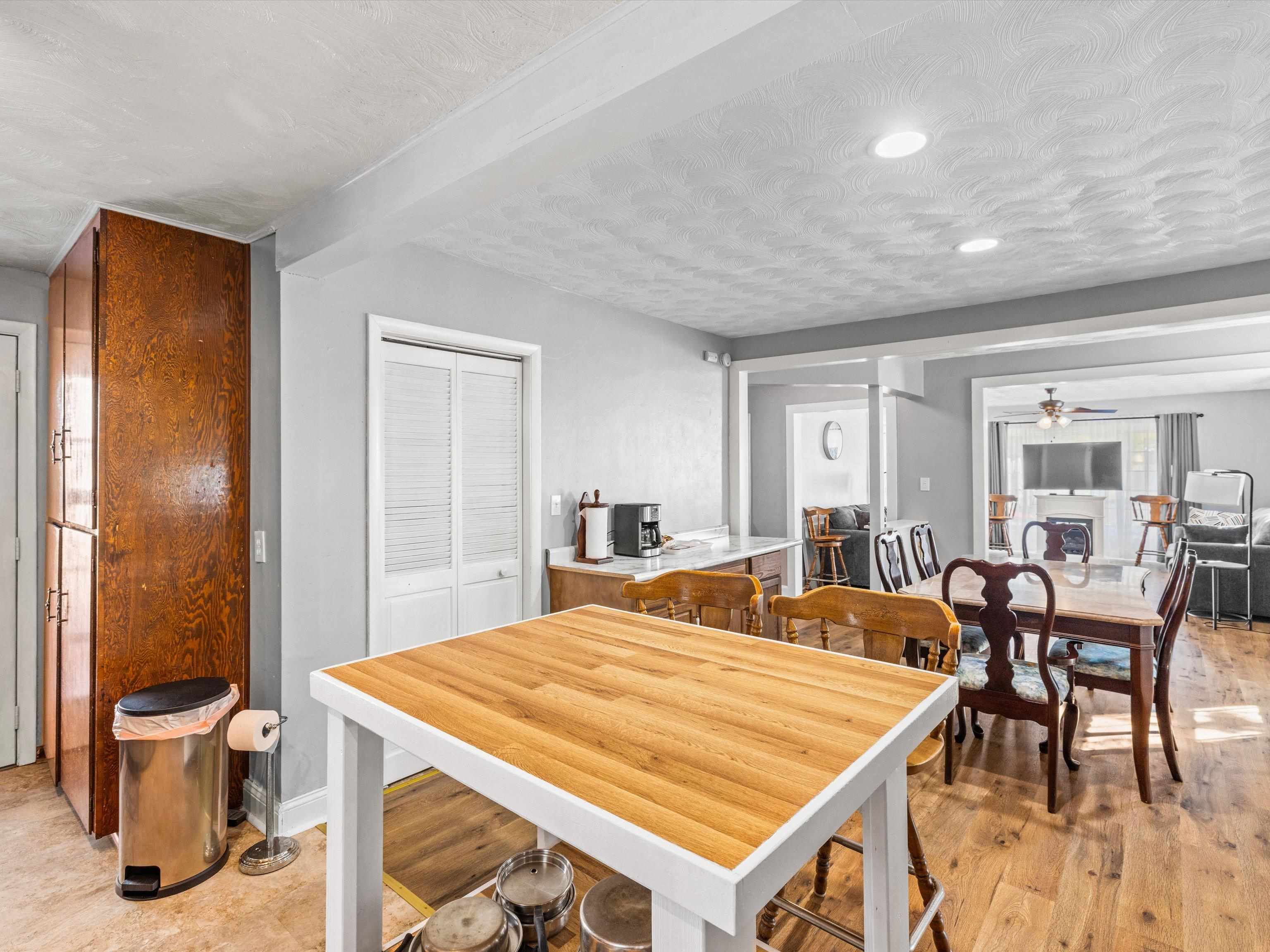 907 Hill Avenue, Owensboro, Kentucky 42301, 3 Bedrooms Bedrooms, ,1 BathroomBathrooms,Single Family Residence,For Sale,Hill Avenue,91512