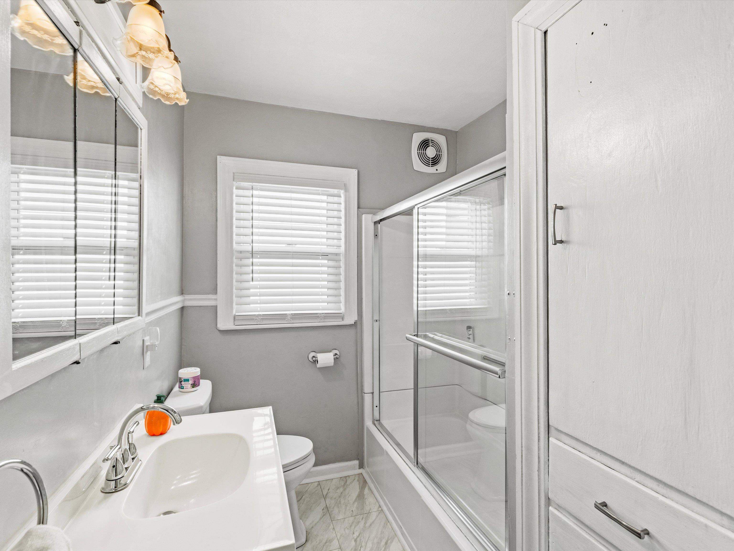 907 Hill Avenue, Owensboro, Kentucky 42301, 3 Bedrooms Bedrooms, ,1 BathroomBathrooms,Single Family Residence,For Sale,Hill Avenue,91512