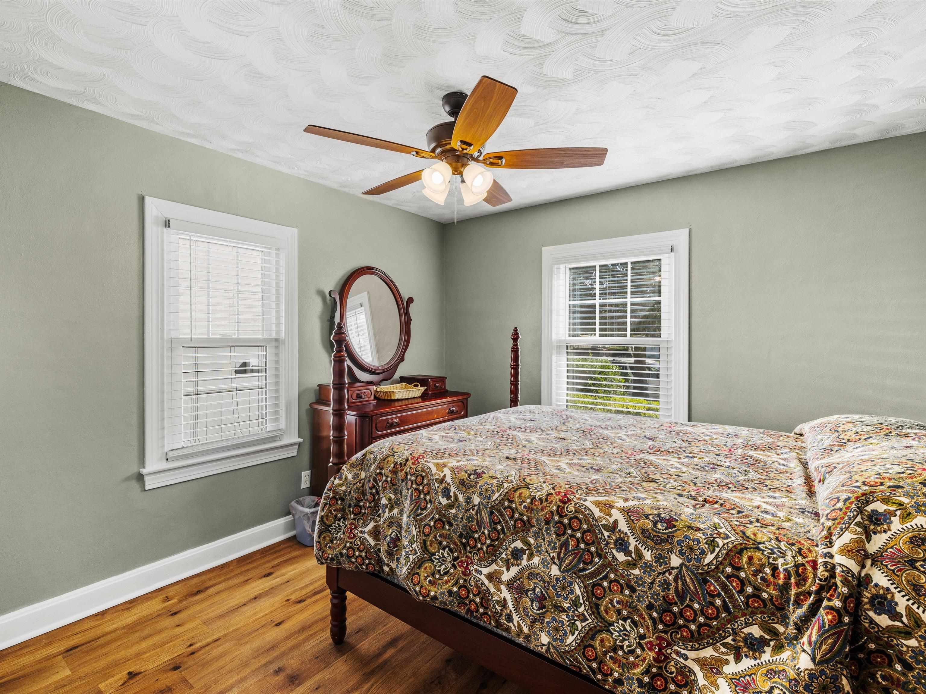 907 Hill Avenue, Owensboro, Kentucky 42301, 3 Bedrooms Bedrooms, ,1 BathroomBathrooms,Single Family Residence,For Sale,Hill Avenue,91512