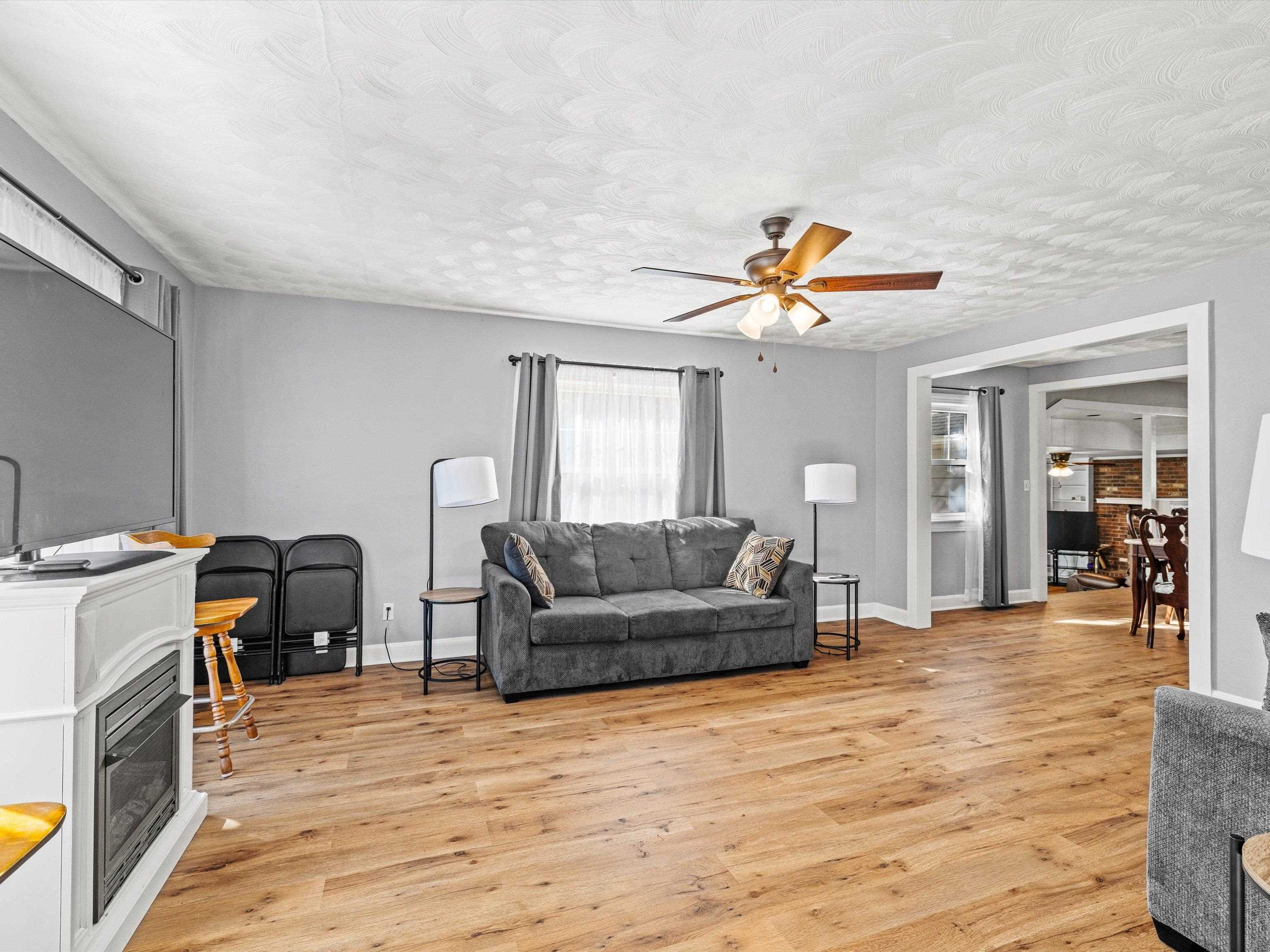 907 Hill Avenue, Owensboro, Kentucky 42301, 3 Bedrooms Bedrooms, ,1 BathroomBathrooms,Single Family Residence,For Sale,Hill Avenue,91512