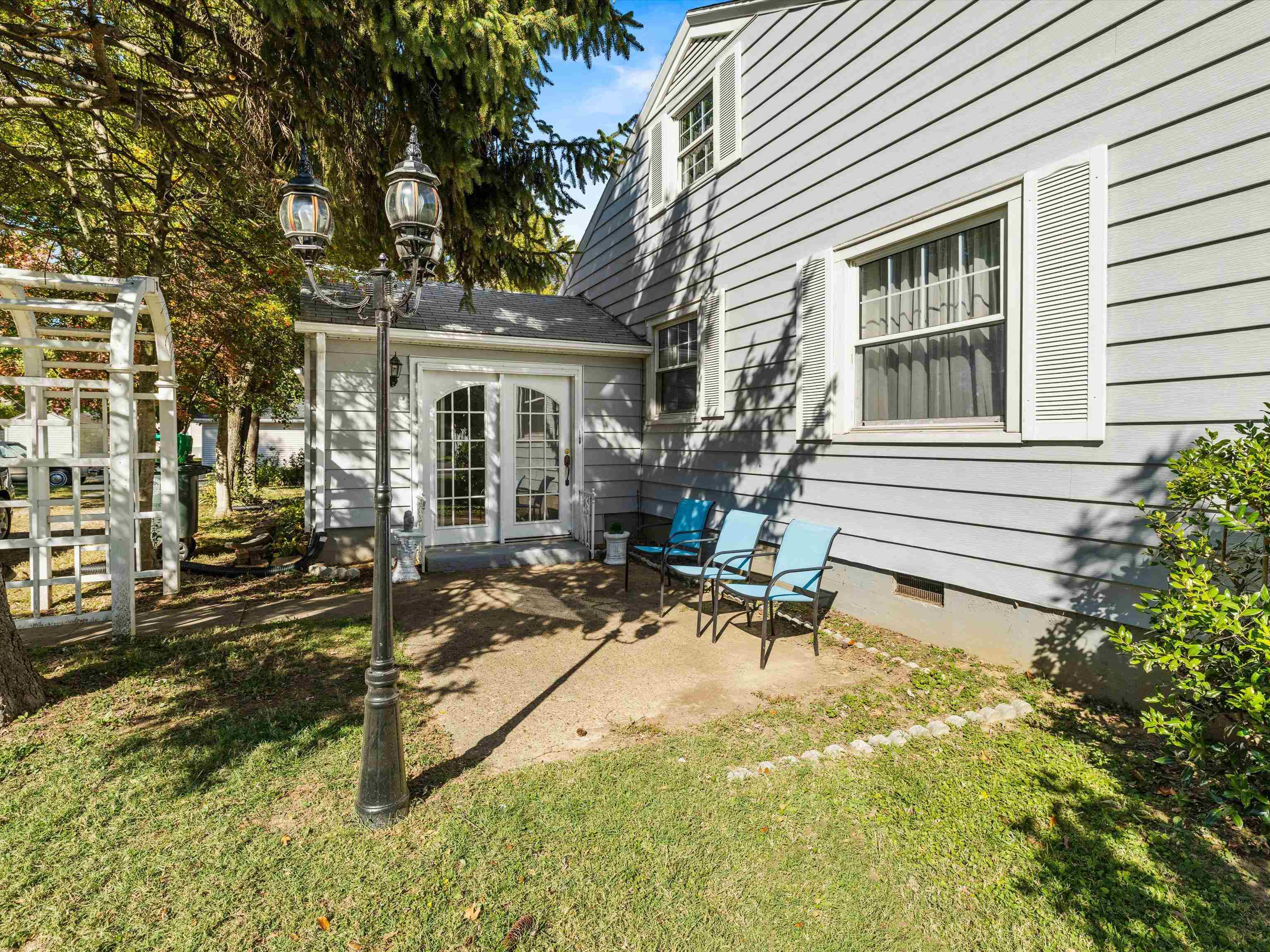 907 Hill Avenue, Owensboro, Kentucky 42301, 3 Bedrooms Bedrooms, ,1 BathroomBathrooms,Single Family Residence,For Sale,Hill Avenue,91512