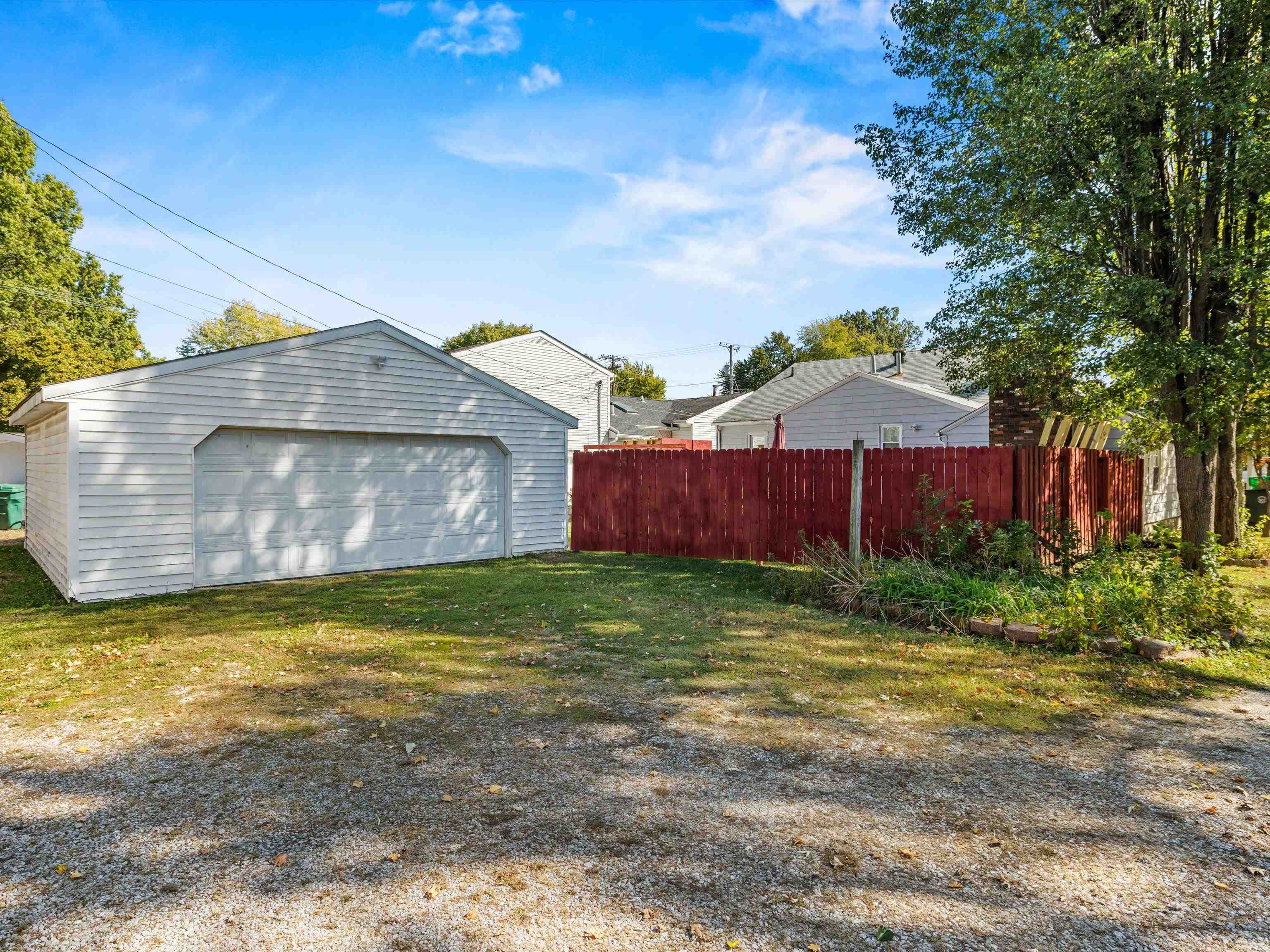 907 Hill Avenue, Owensboro, Kentucky 42301, 3 Bedrooms Bedrooms, ,1 BathroomBathrooms,Single Family Residence,For Sale,Hill Avenue,91512