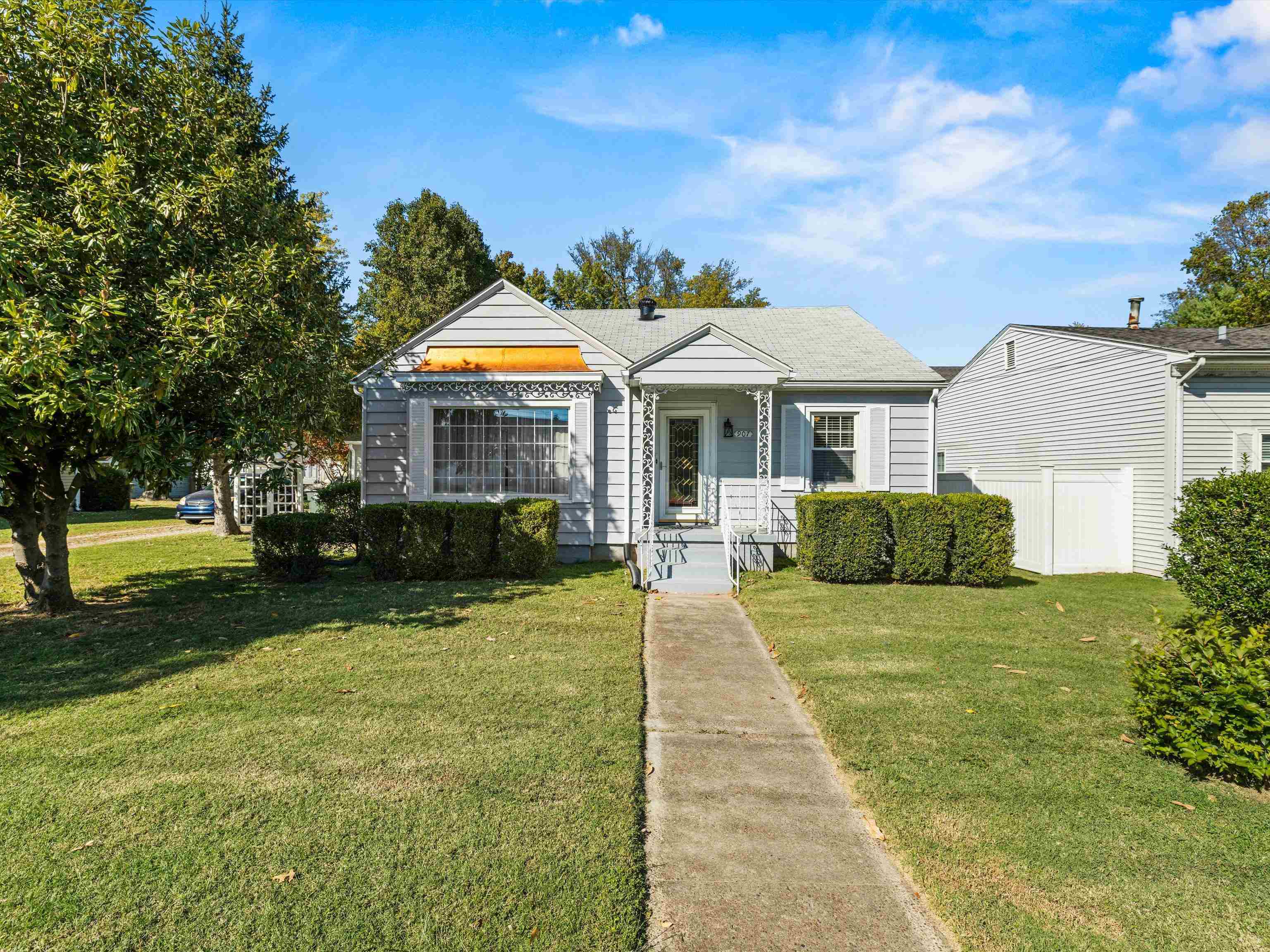 907 Hill Avenue, Owensboro, Kentucky 42301, 3 Bedrooms Bedrooms, ,1 BathroomBathrooms,Single Family Residence,For Sale,Hill Avenue,91512