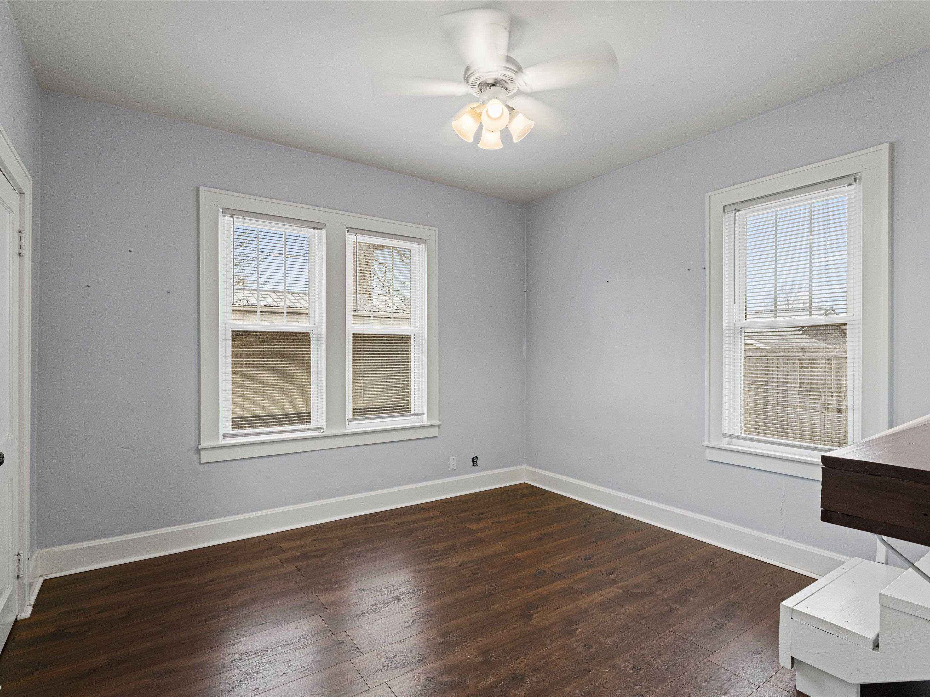 126 23rd Street, Owensboro, Kentucky 42303, 2 Bedrooms Bedrooms, ,1 BathroomBathrooms,Single Family Residence,For Sale,23rd Street,91515