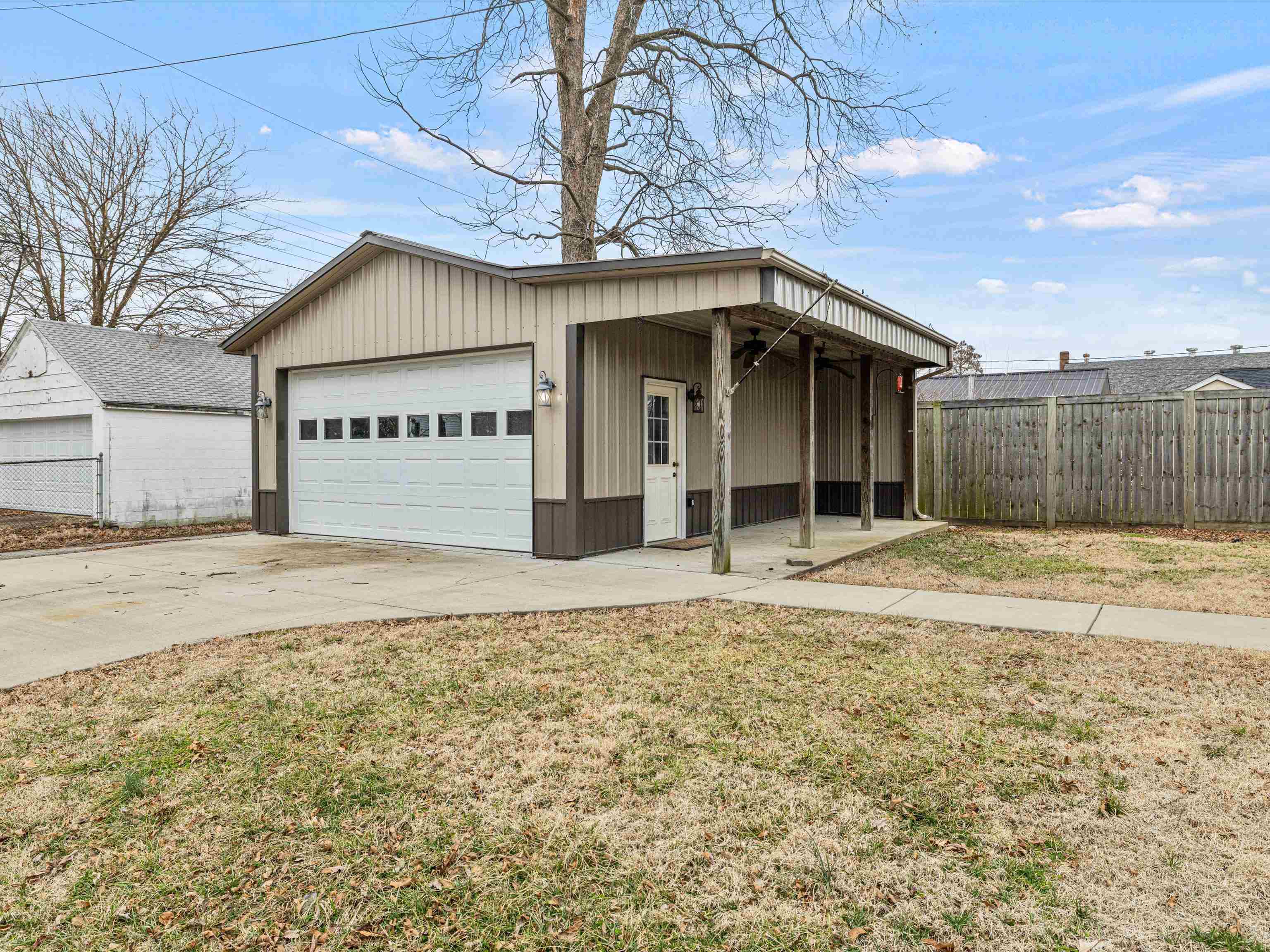 126 23rd Street, Owensboro, Kentucky 42303, 2 Bedrooms Bedrooms, ,1 BathroomBathrooms,Single Family Residence,For Sale,23rd Street,91515