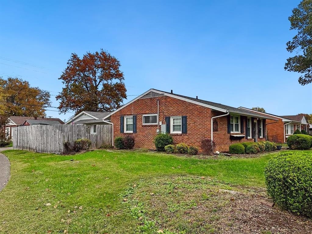 1943 Ottawa, Owensboro, Kentucky 42301, 3 Bedrooms Bedrooms, ,2 BathroomsBathrooms,Single Family Residence,For Sale,Ottawa,91519