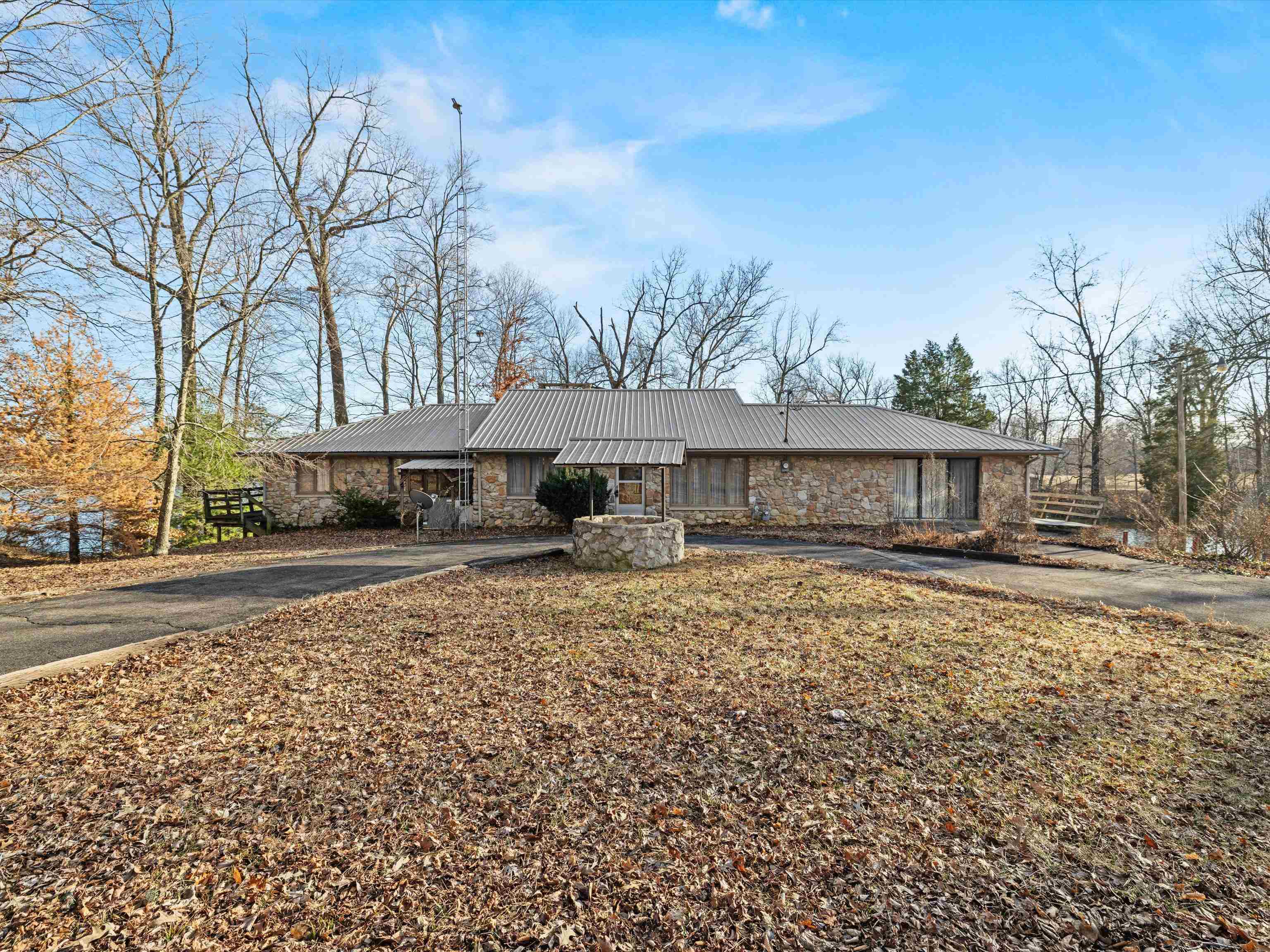 824 Pleasure Point West, Maceo, Kentucky 42355, 6 Bedrooms Bedrooms, ,3 BathroomsBathrooms,Single Family Residence,For Sale,Pleasure Point West,91520