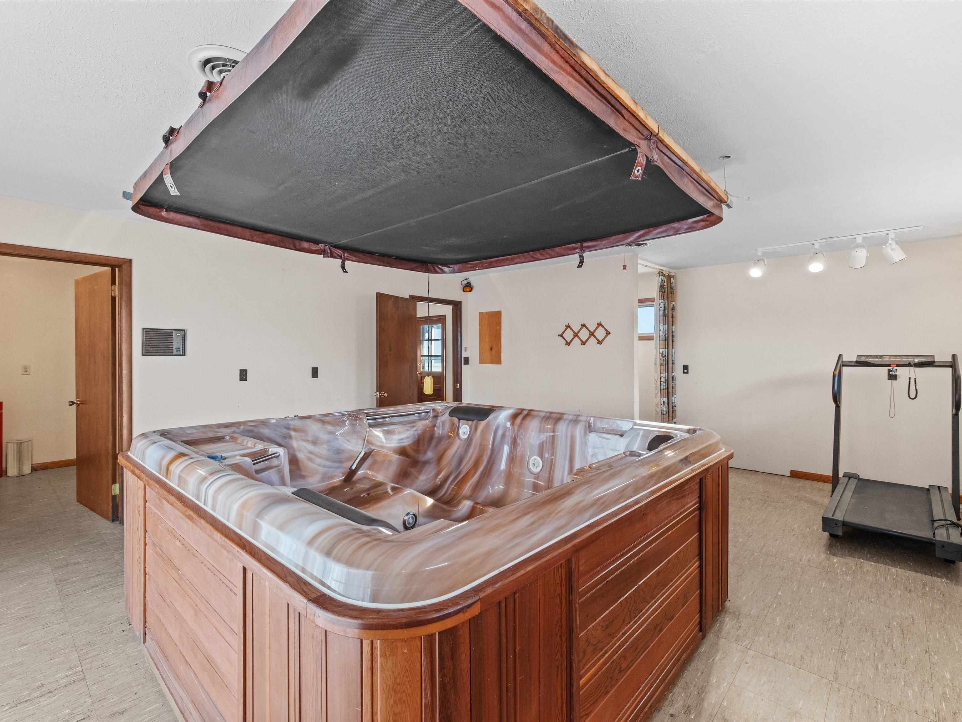 824 Pleasure Point West, Maceo, Kentucky 42355, 6 Bedrooms Bedrooms, ,3 BathroomsBathrooms,Single Family Residence,For Sale,Pleasure Point West,91520