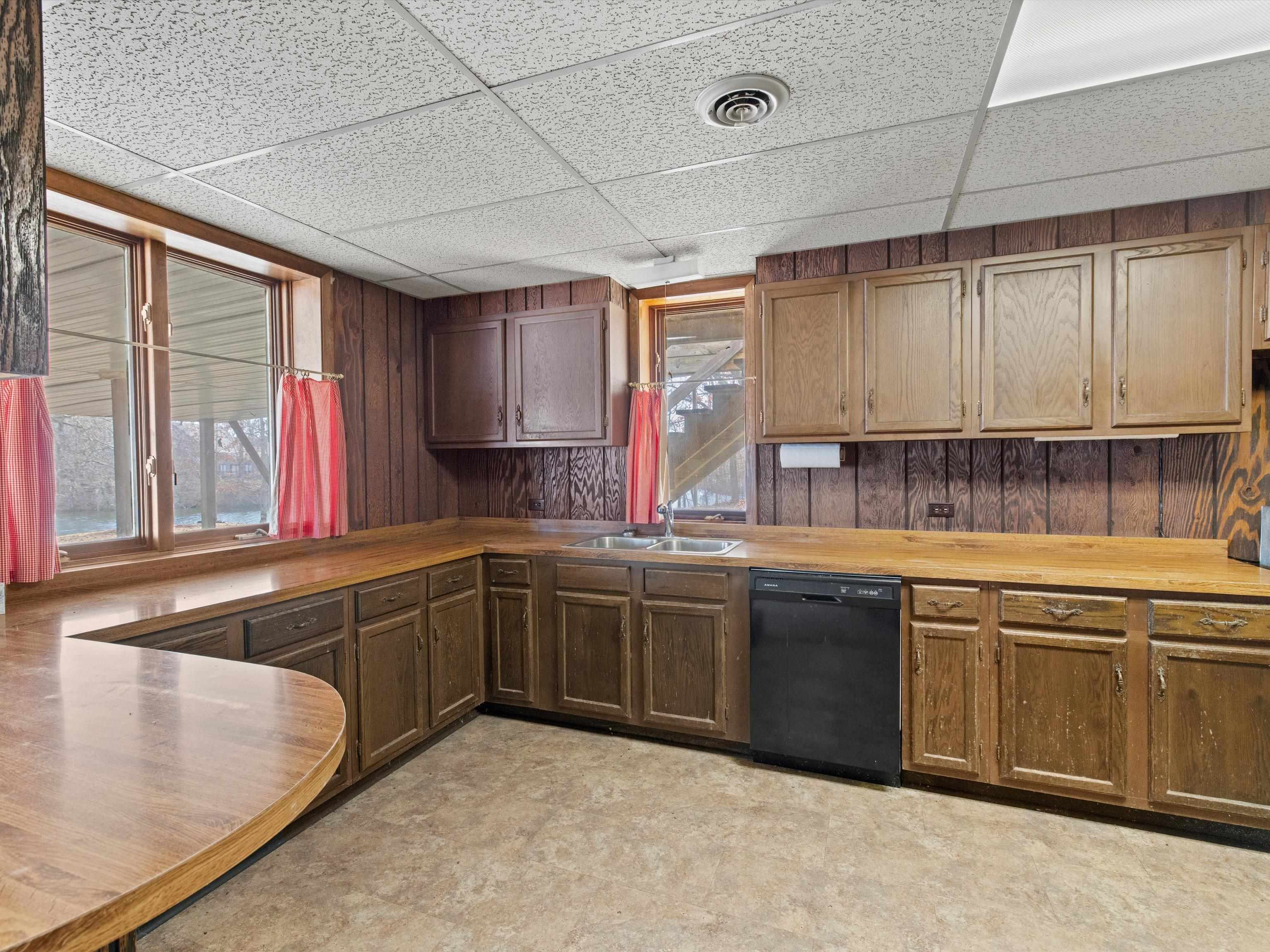 824 Pleasure Point West, Maceo, Kentucky 42355, 6 Bedrooms Bedrooms, ,3 BathroomsBathrooms,Single Family Residence,For Sale,Pleasure Point West,91520