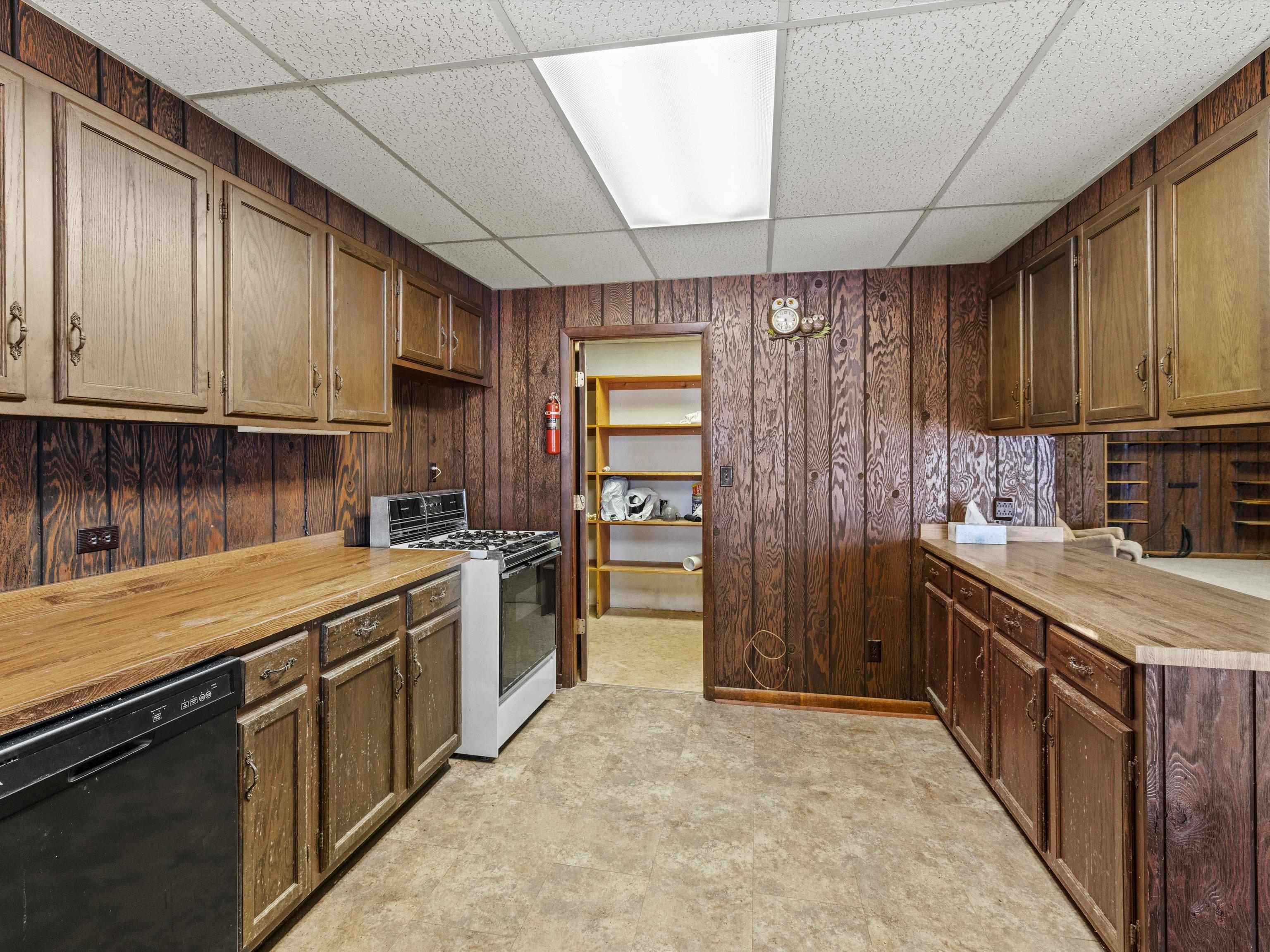 824 Pleasure Point West, Maceo, Kentucky 42355, 6 Bedrooms Bedrooms, ,3 BathroomsBathrooms,Single Family Residence,For Sale,Pleasure Point West,91520