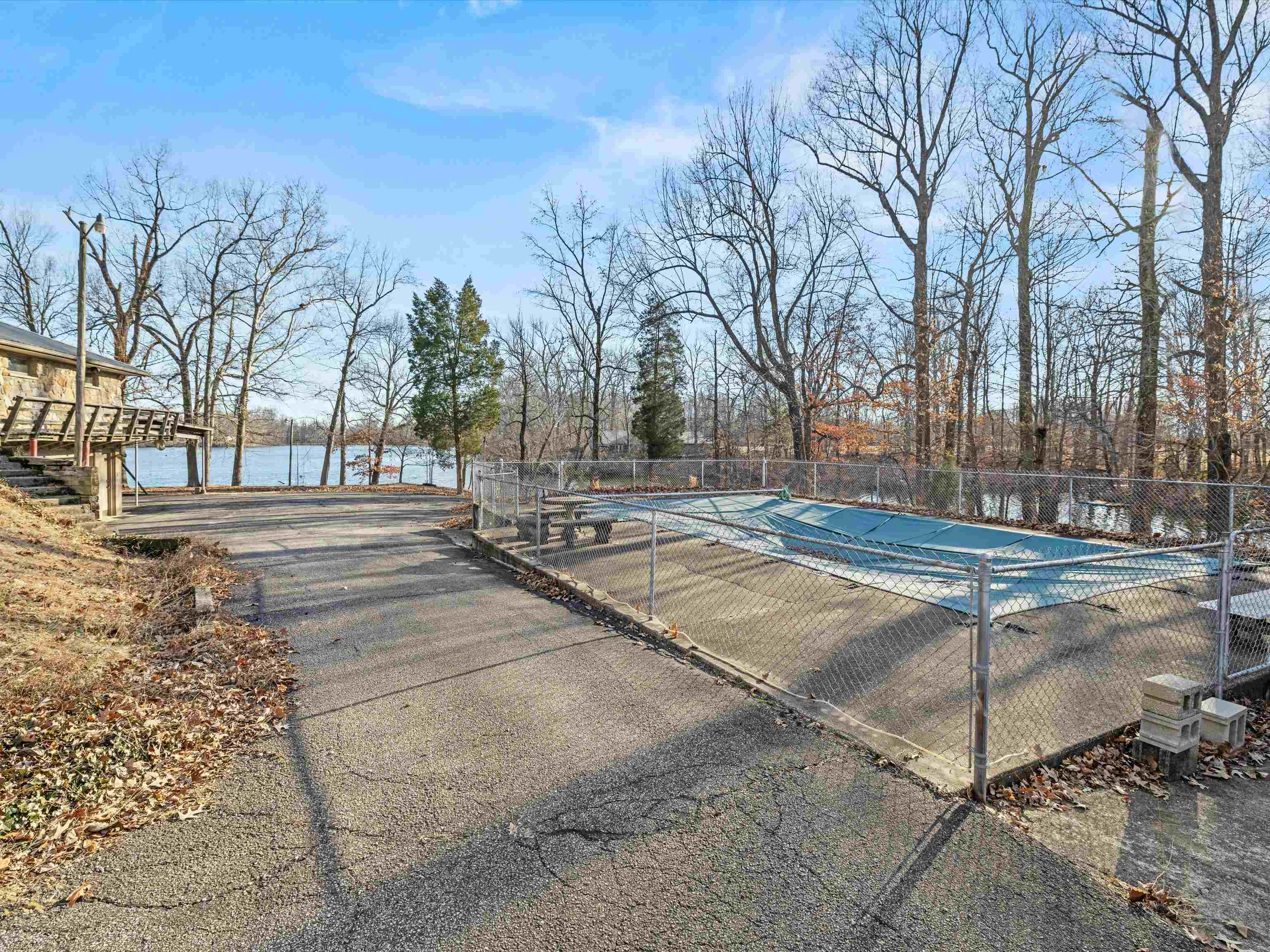 824 Pleasure Point West, Maceo, Kentucky 42355, 6 Bedrooms Bedrooms, ,3 BathroomsBathrooms,Single Family Residence,For Sale,Pleasure Point West,91520