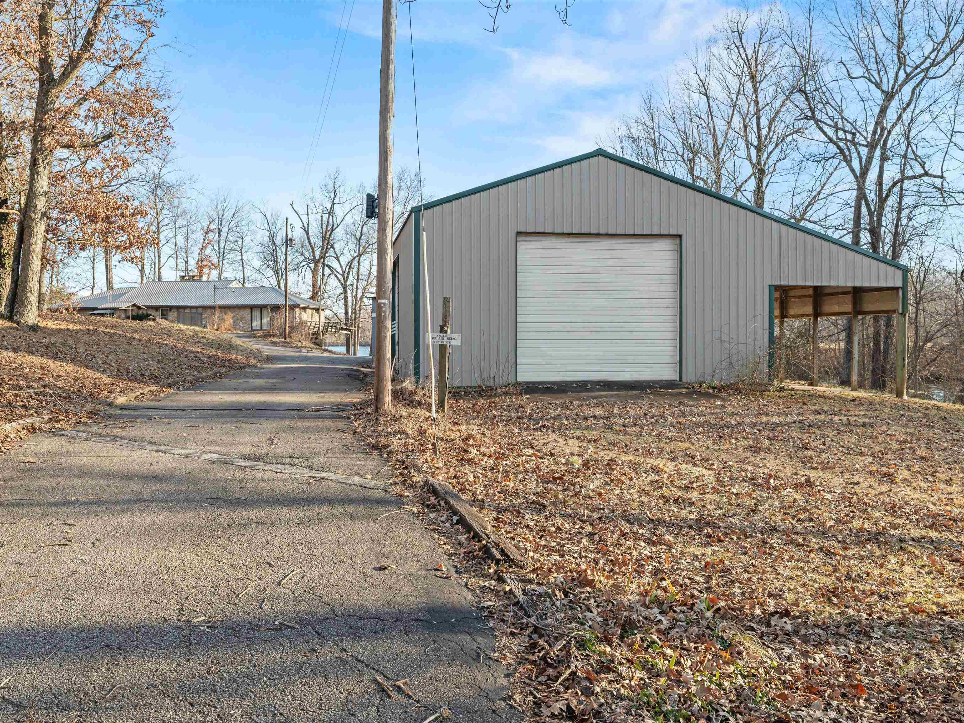 824 Pleasure Point West, Maceo, Kentucky 42355, 6 Bedrooms Bedrooms, ,3 BathroomsBathrooms,Single Family Residence,For Sale,Pleasure Point West,91520