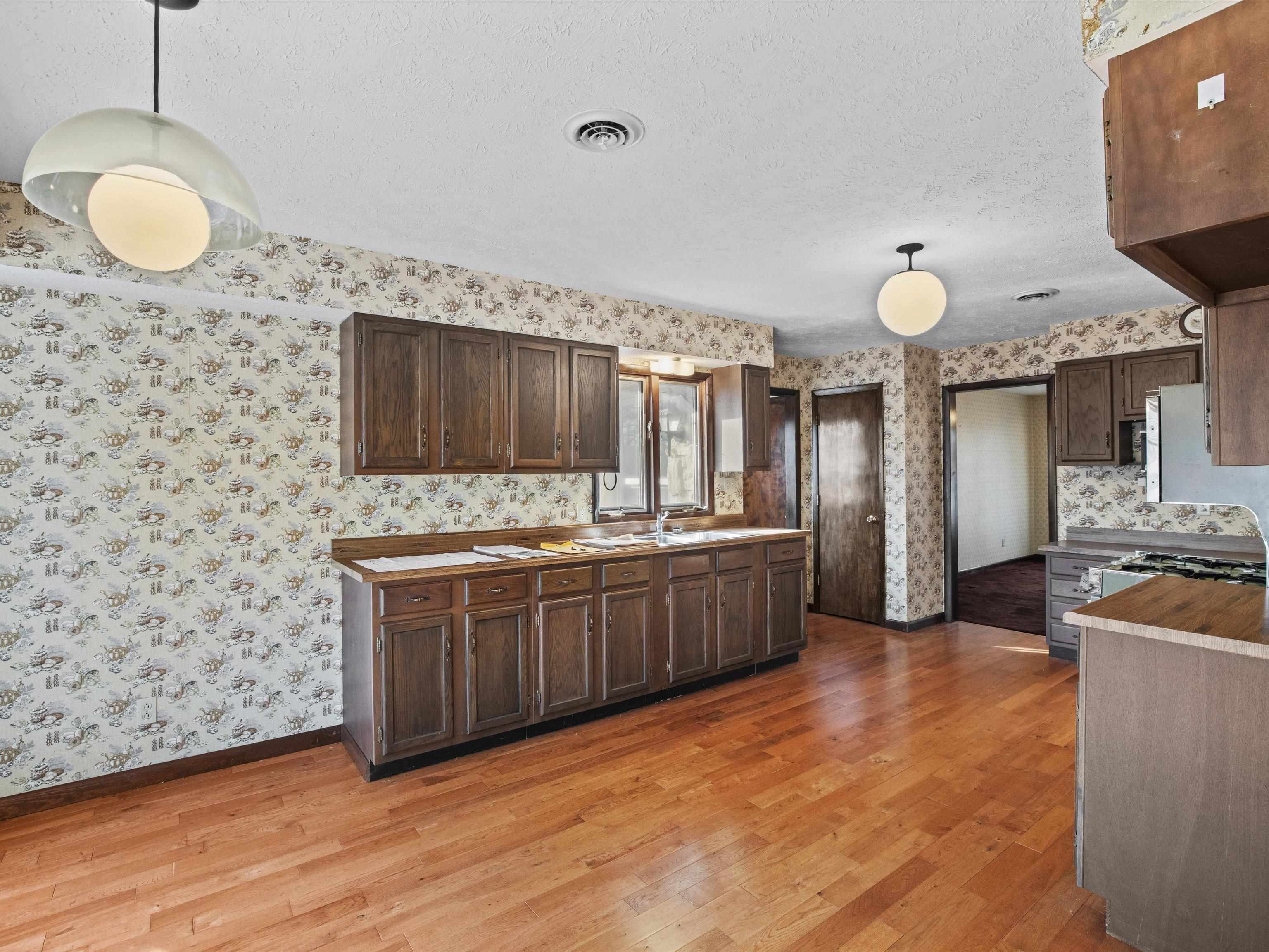 824 Pleasure Point West, Maceo, Kentucky 42355, 6 Bedrooms Bedrooms, ,3 BathroomsBathrooms,Single Family Residence,For Sale,Pleasure Point West,91520