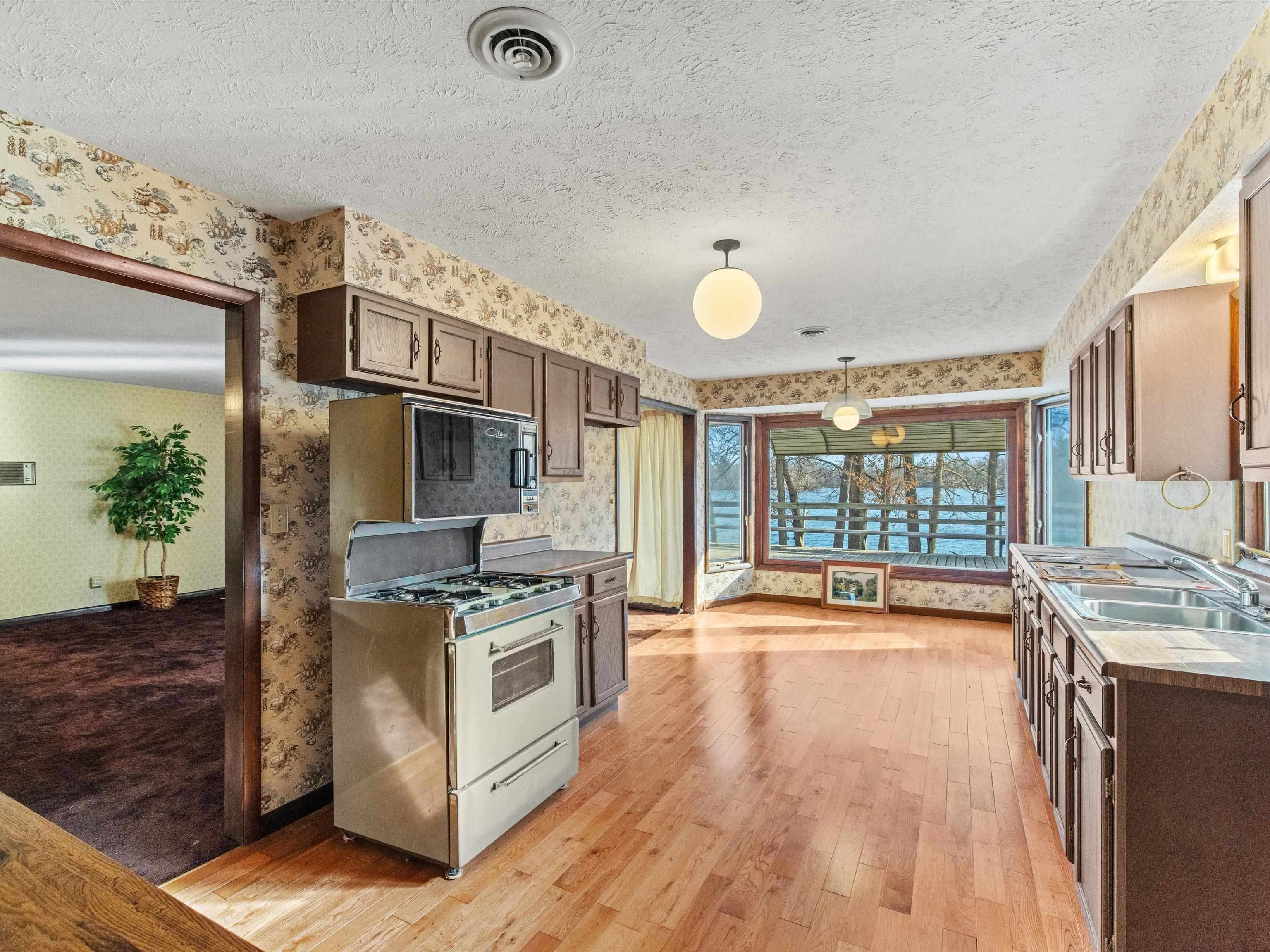 824 Pleasure Point West, Maceo, Kentucky 42355, 6 Bedrooms Bedrooms, ,3 BathroomsBathrooms,Single Family Residence,For Sale,Pleasure Point West,91520