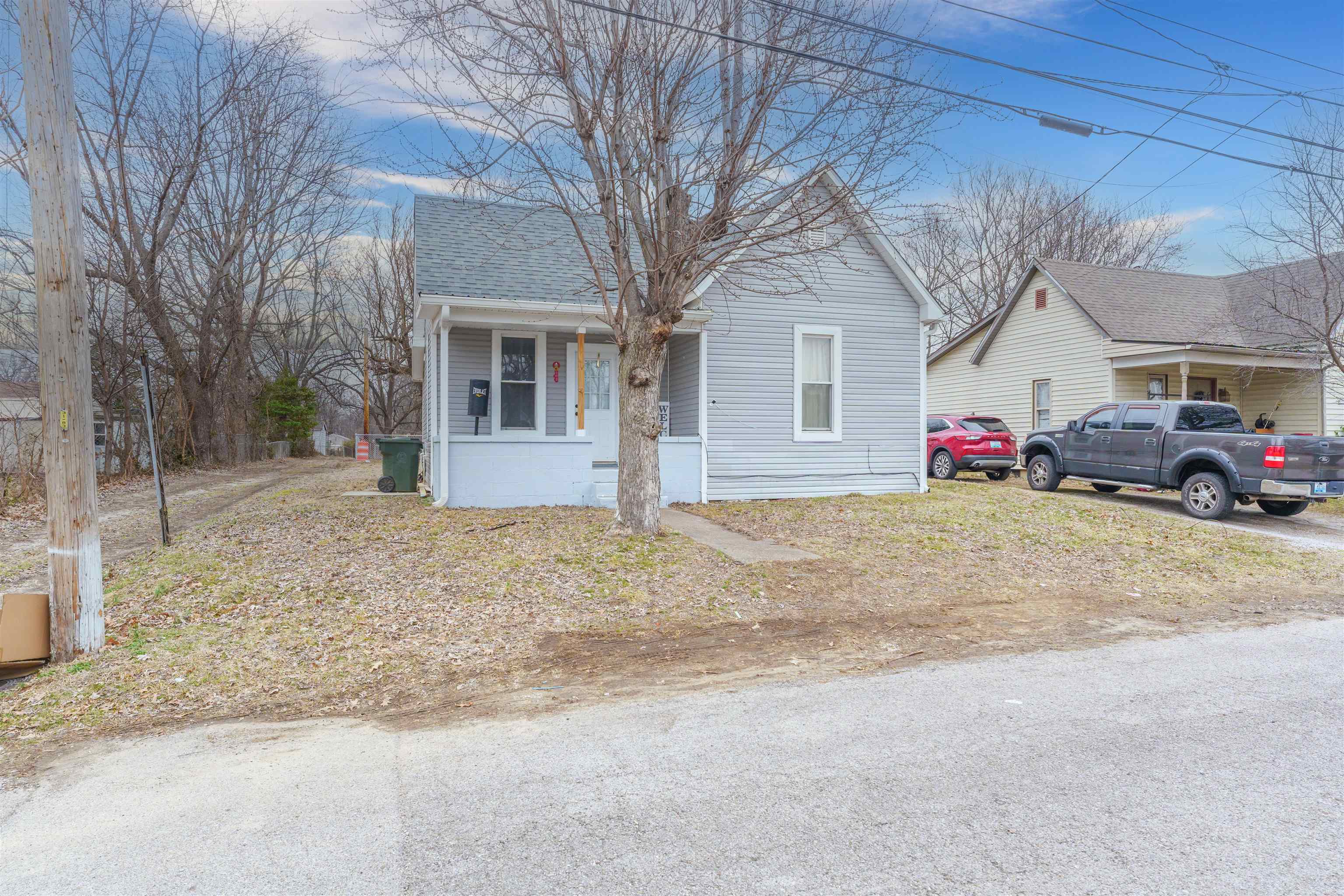 717 Gunther Ave, Owensboro, Kentucky 42303, 2 Bedrooms Bedrooms, ,1 BathroomBathrooms,Single Family Residence,For Sale,Gunther Ave,91521