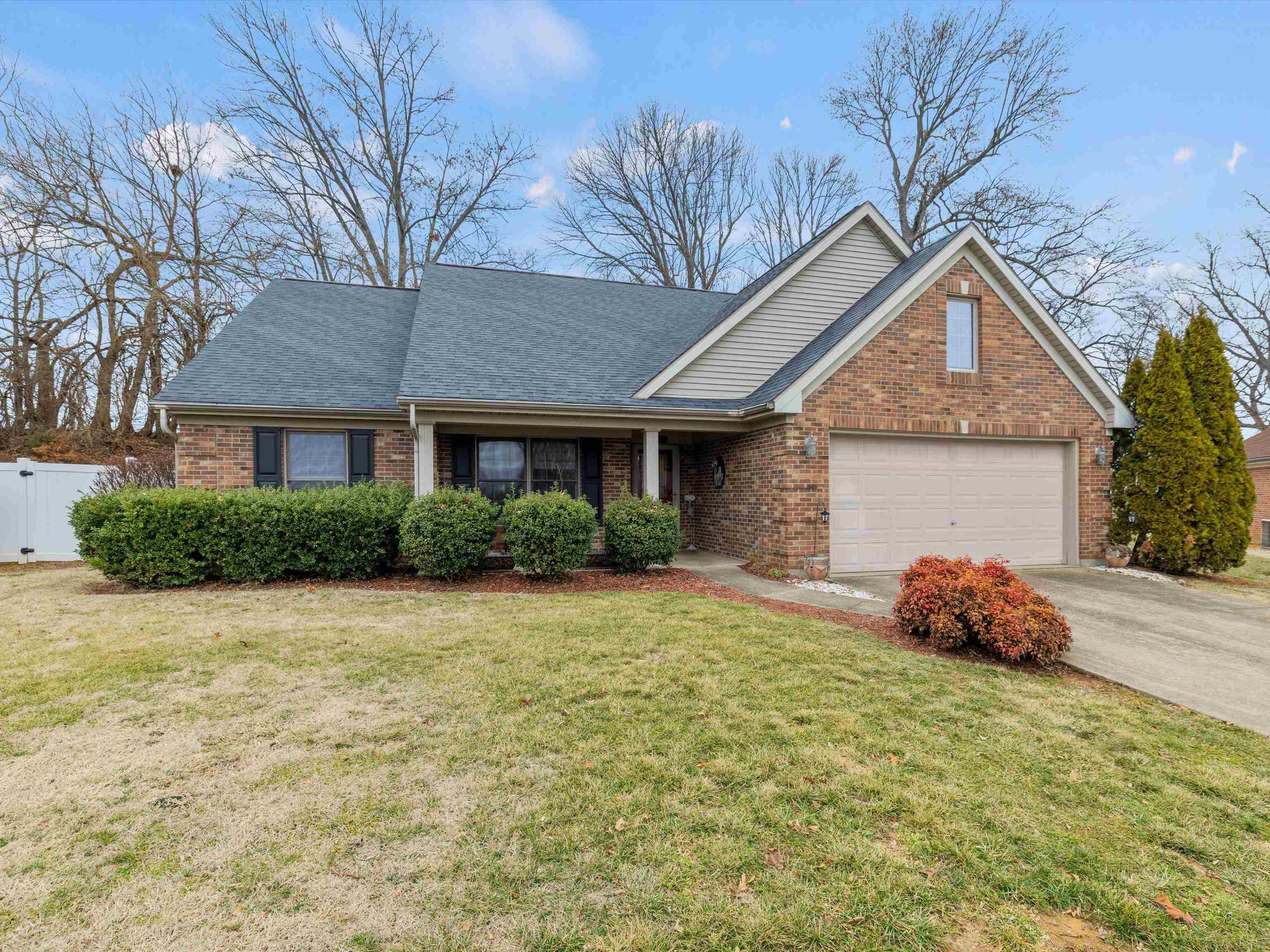 2800 Turfway Drive, Owensboro, Kentucky 42303, 4 Bedrooms Bedrooms, ,3 BathroomsBathrooms,Single Family Residence,For Sale,Turfway Drive,91527
