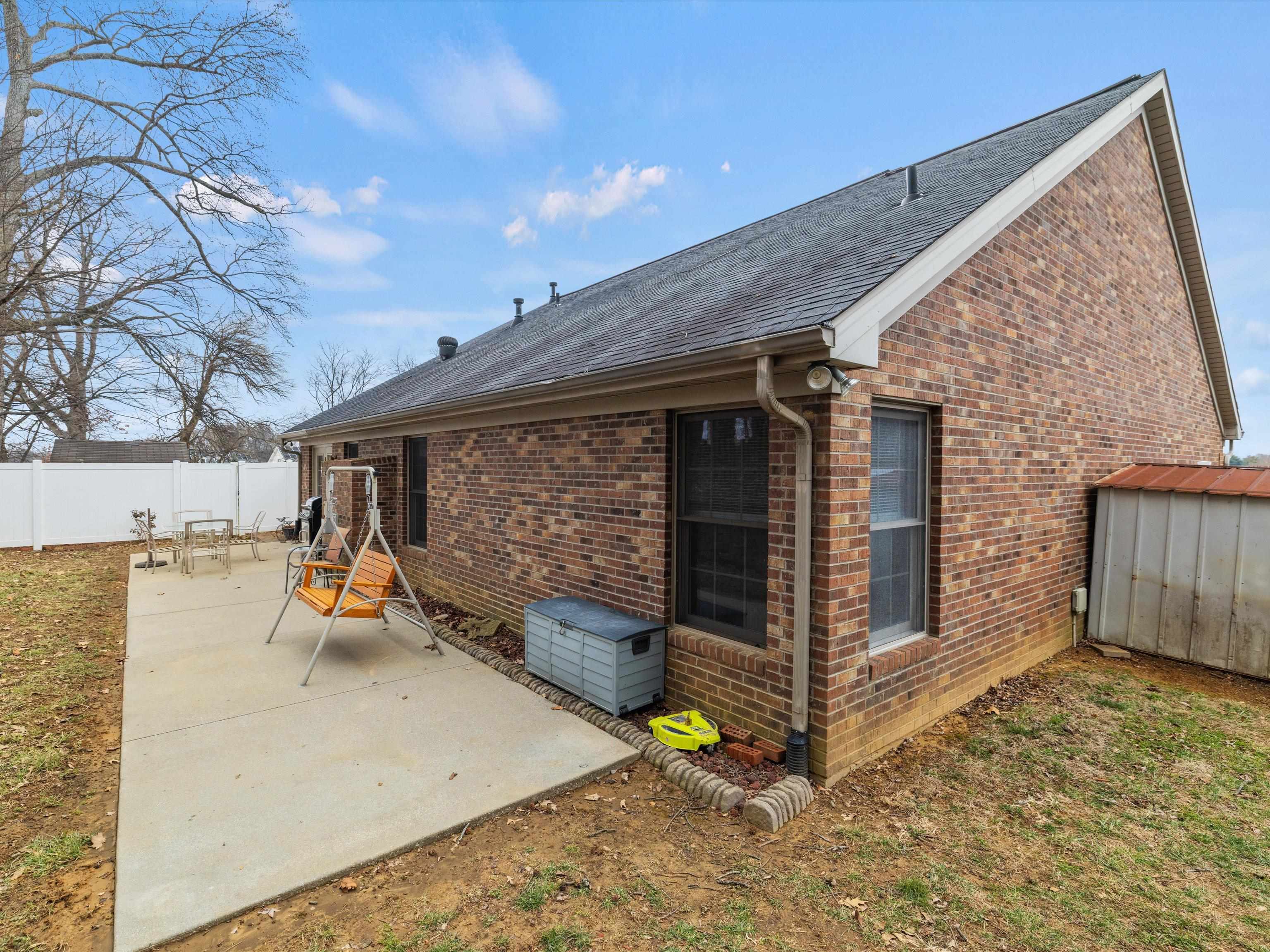 2800 Turfway Drive, Owensboro, Kentucky 42303, 4 Bedrooms Bedrooms, ,3 BathroomsBathrooms,Single Family Residence,For Sale,Turfway Drive,91527