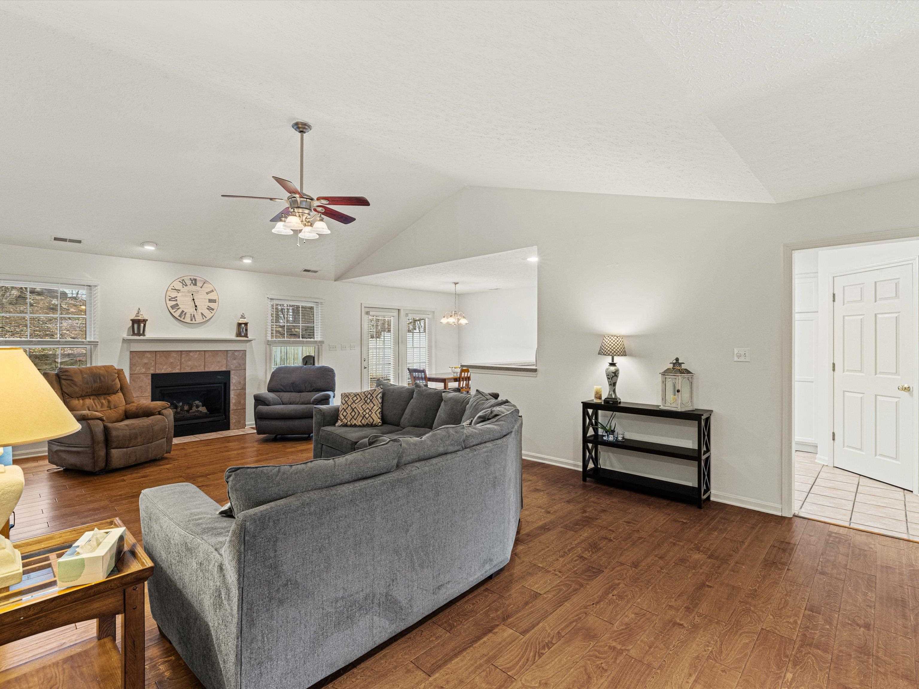 2800 Turfway Drive, Owensboro, Kentucky 42303, 4 Bedrooms Bedrooms, ,3 BathroomsBathrooms,Single Family Residence,For Sale,Turfway Drive,91527