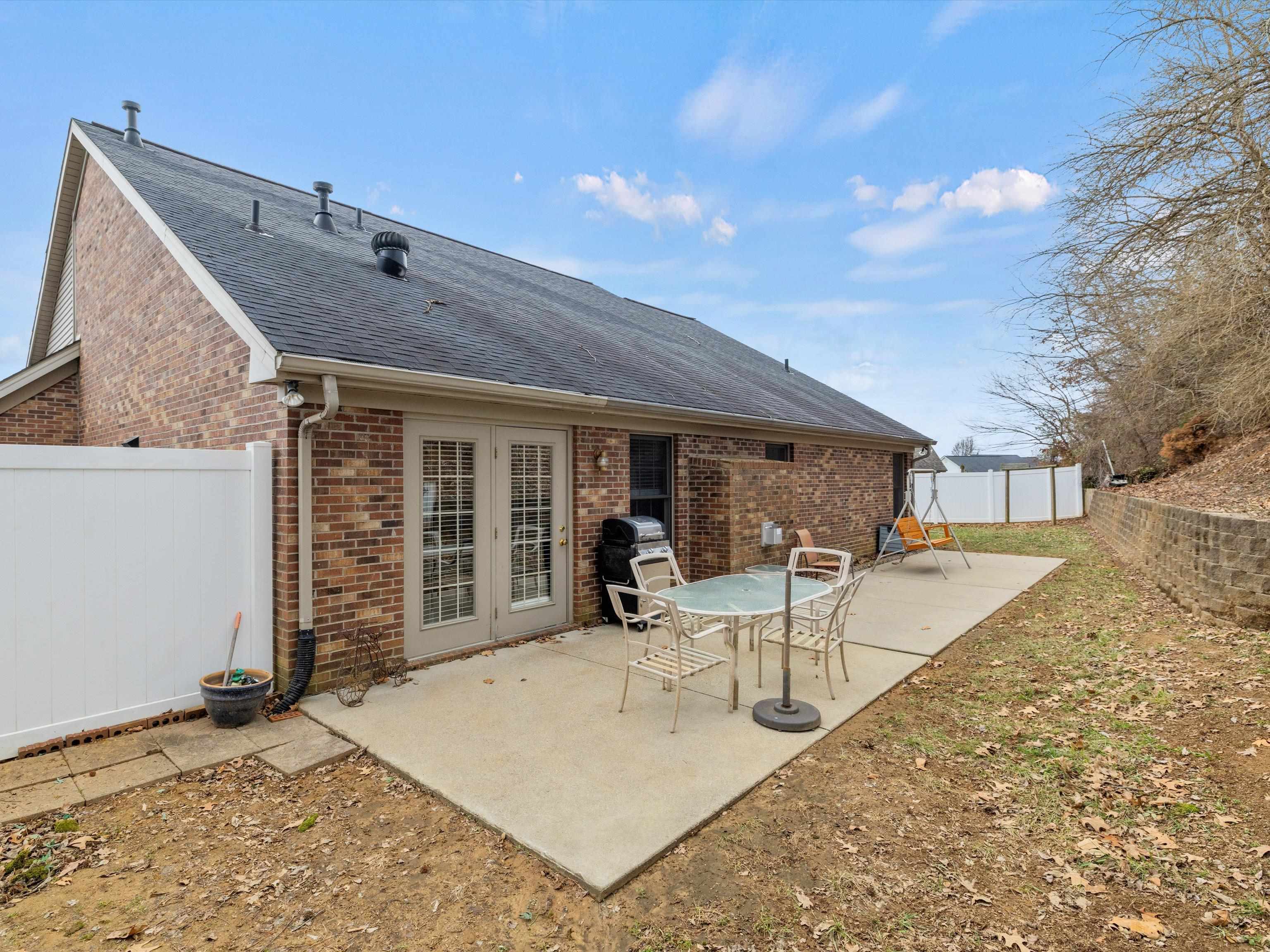 2800 Turfway Drive, Owensboro, Kentucky 42303, 4 Bedrooms Bedrooms, ,3 BathroomsBathrooms,Single Family Residence,For Sale,Turfway Drive,91527