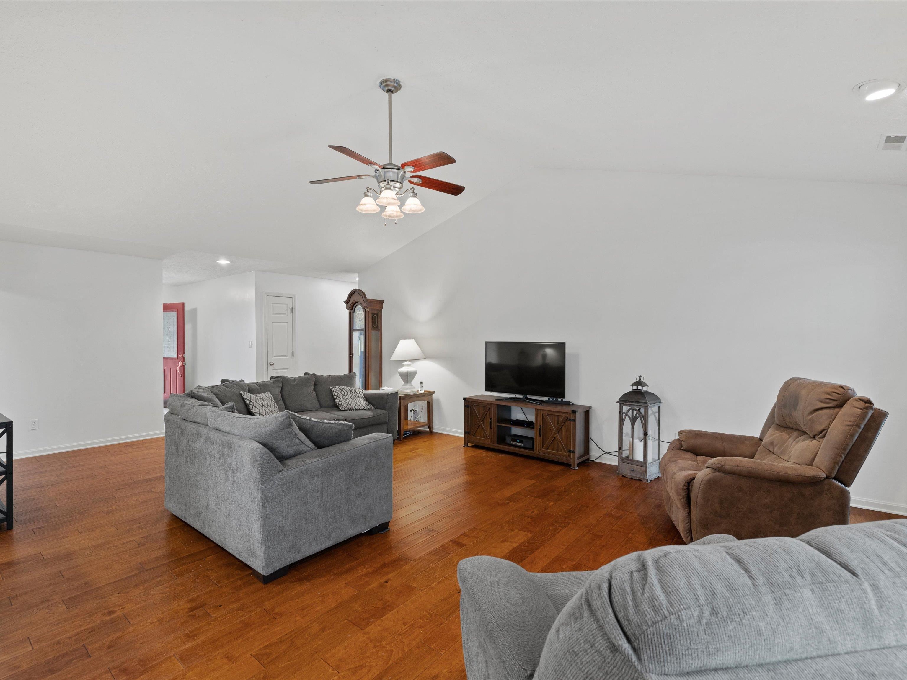2800 Turfway Drive, Owensboro, Kentucky 42303, 4 Bedrooms Bedrooms, ,3 BathroomsBathrooms,Single Family Residence,For Sale,Turfway Drive,91527