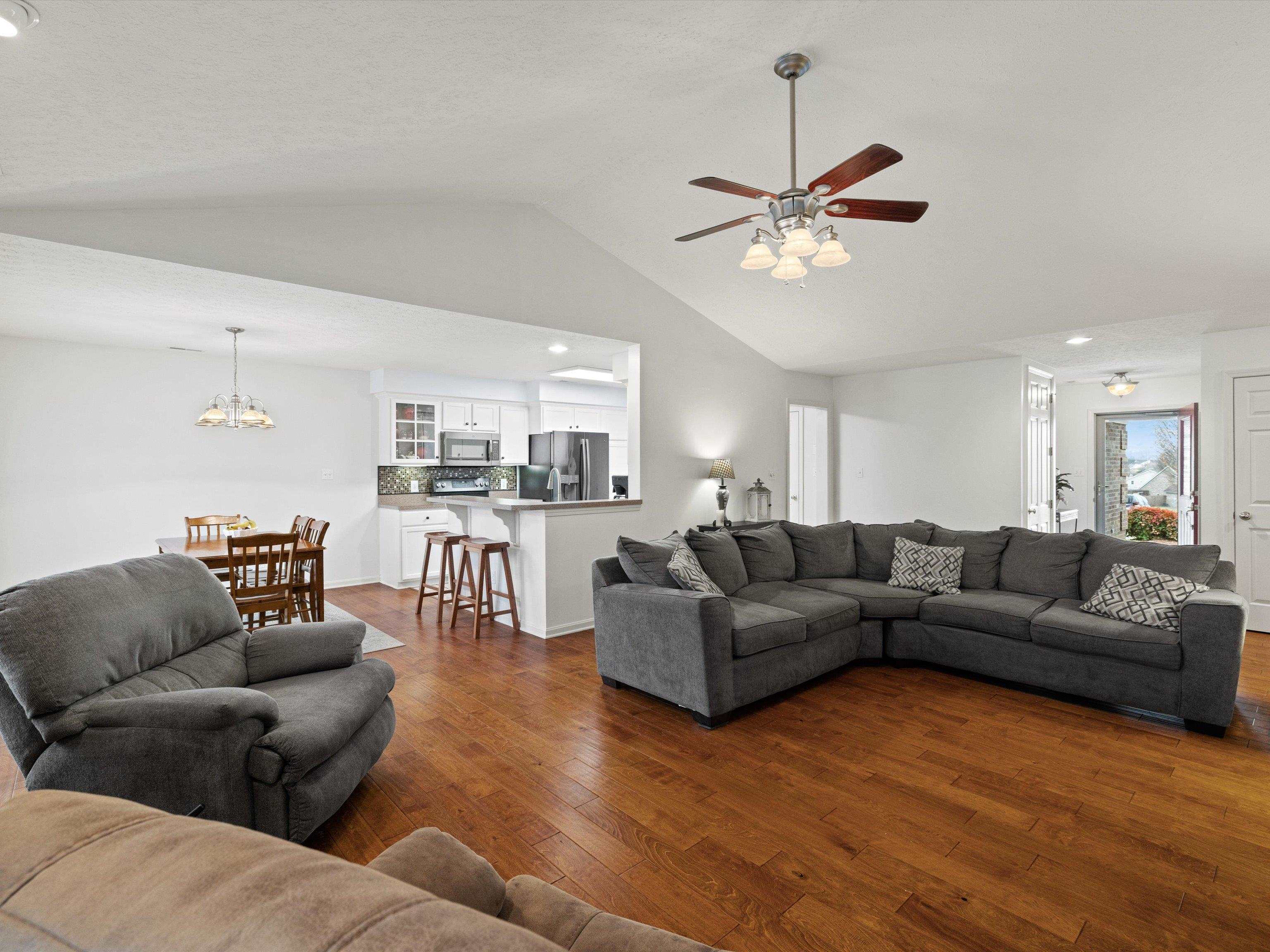 2800 Turfway Drive, Owensboro, Kentucky 42303, 4 Bedrooms Bedrooms, ,3 BathroomsBathrooms,Single Family Residence,For Sale,Turfway Drive,91527
