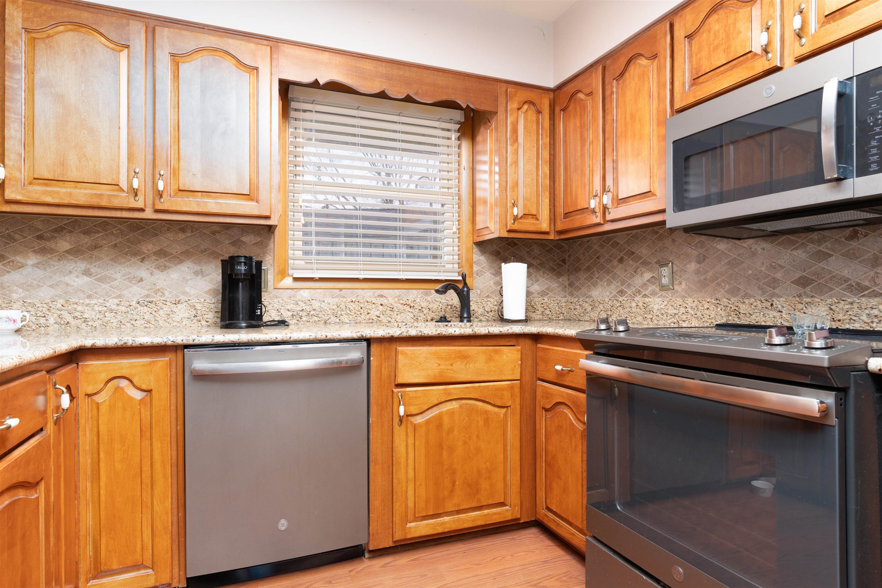 2319 Chateaugay Loop, Owensboro, Kentucky 42301, 3 Bedrooms Bedrooms, ,2 BathroomsBathrooms,Single Family Residence,For Sale,Chateaugay Loop,91534