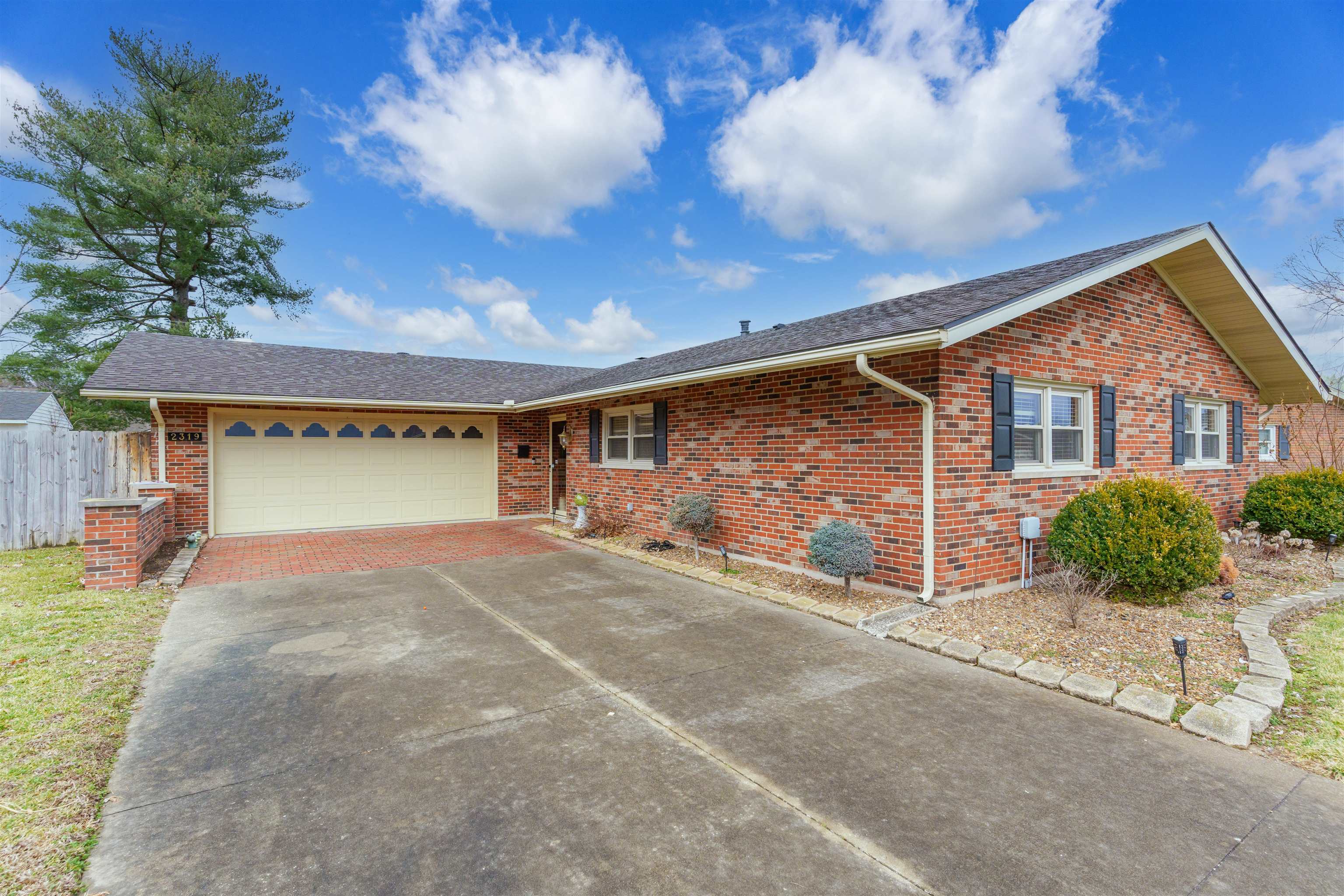 2319 Chateaugay Loop, Owensboro, Kentucky 42301, 3 Bedrooms Bedrooms, ,2 BathroomsBathrooms,Single Family Residence,For Sale,Chateaugay Loop,91534