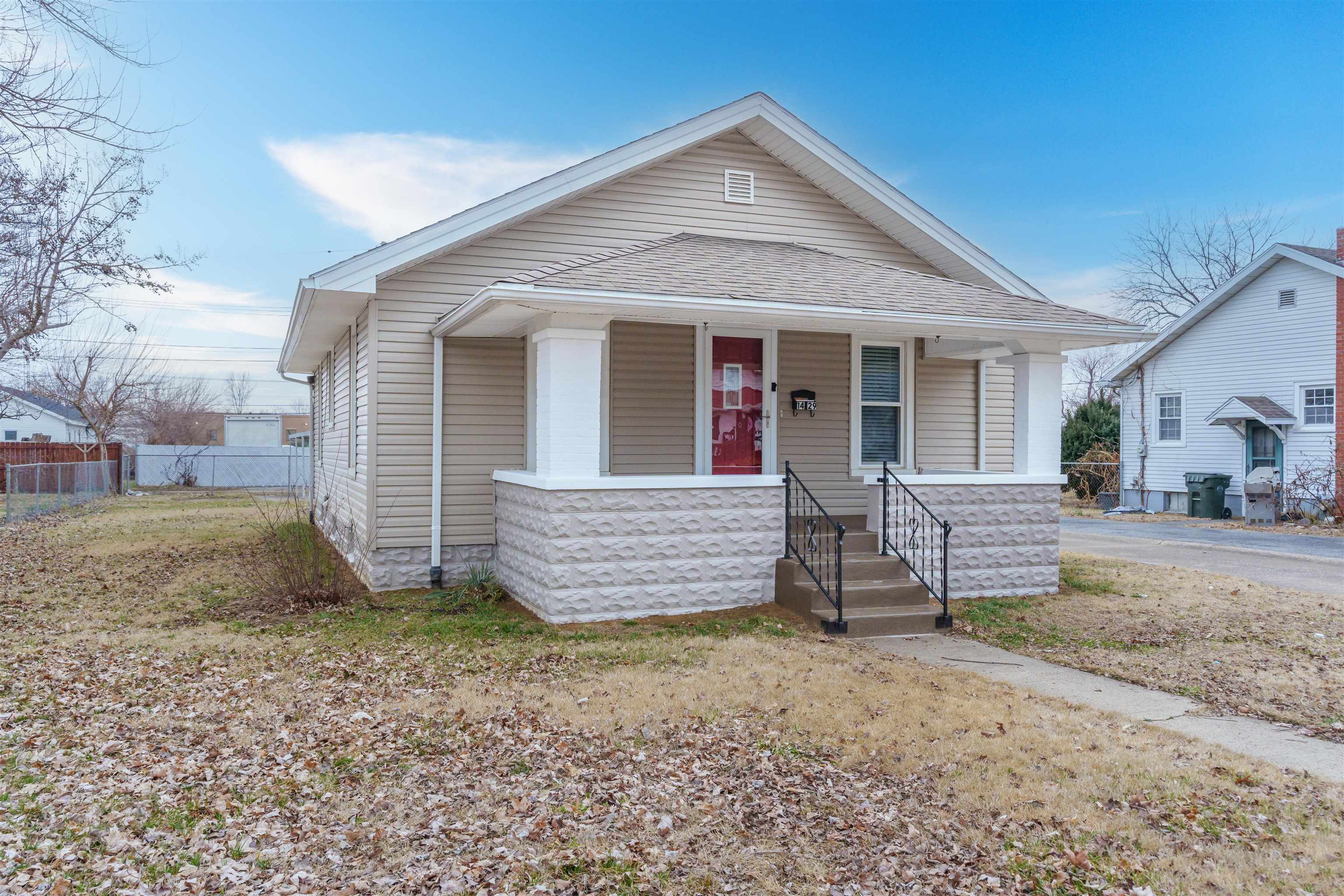 1429 West 11th Street, Owensboro, Kentucky 42301, 3 Bedrooms Bedrooms, ,1 BathroomBathrooms,Single Family Residence,For Sale,West 11th Street,91538