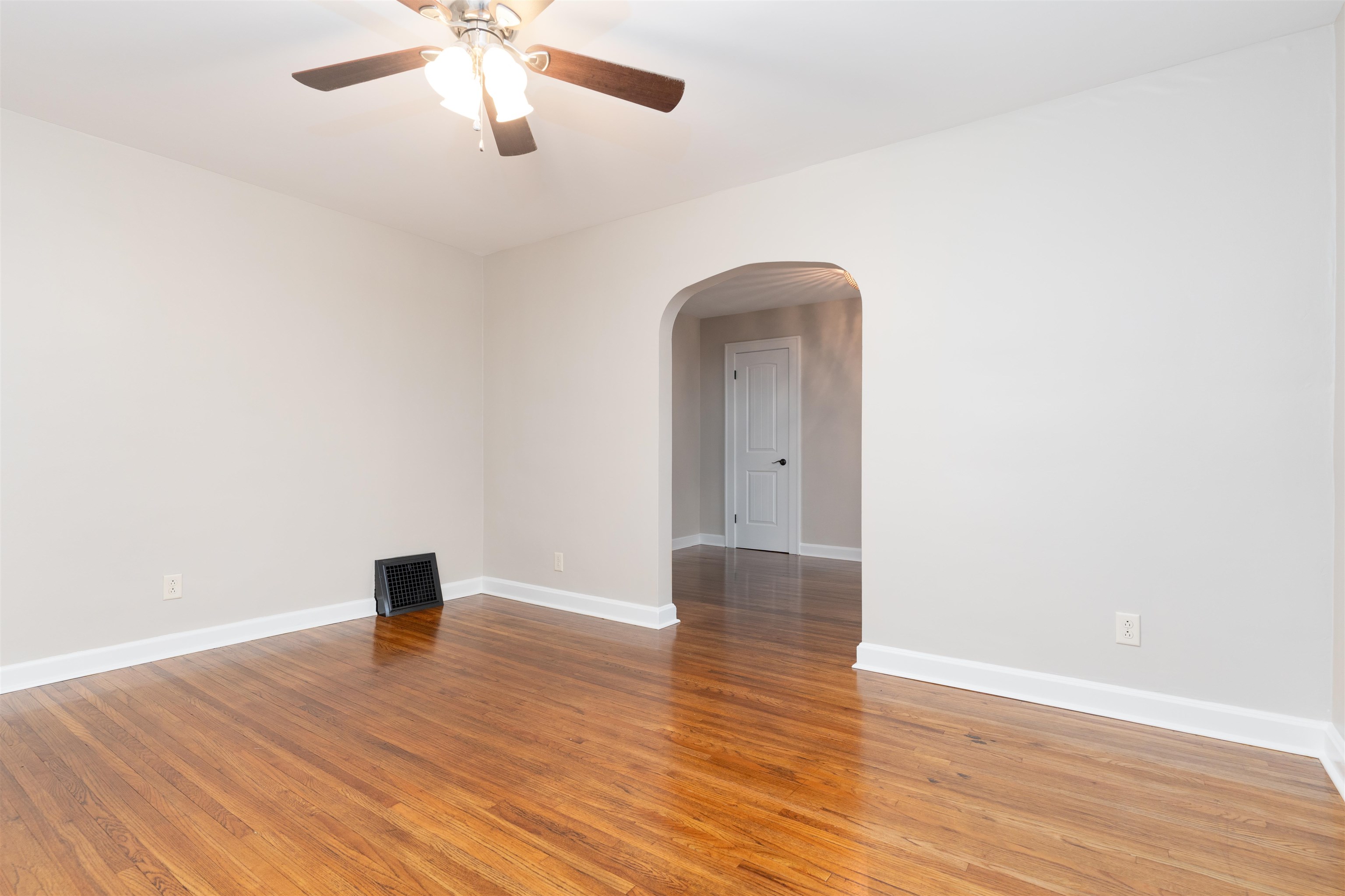 1429 West 11th Street, Owensboro, Kentucky 42301, 3 Bedrooms Bedrooms, ,1 BathroomBathrooms,Single Family Residence,For Sale,West 11th Street,91538