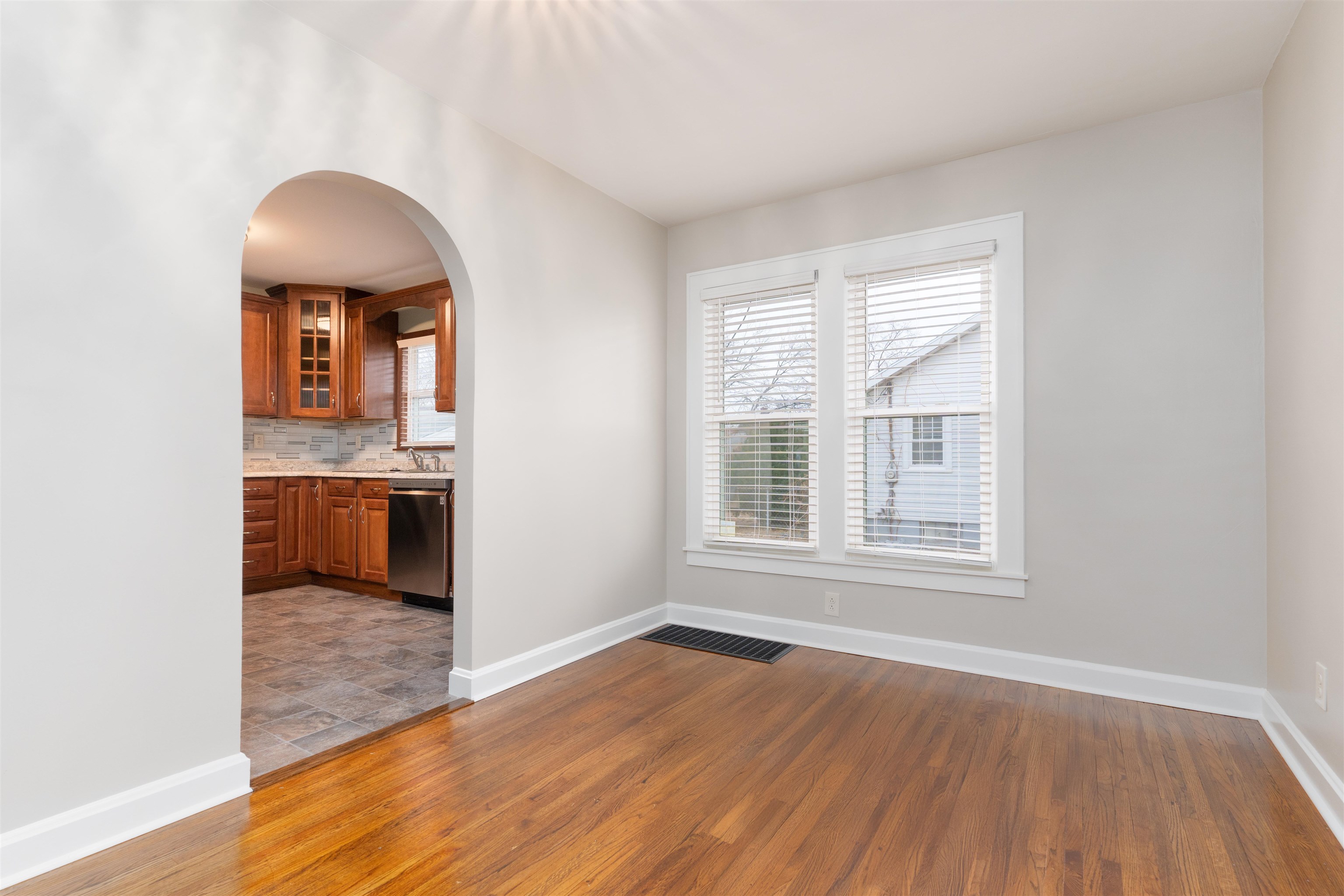 1429 West 11th Street, Owensboro, Kentucky 42301, 3 Bedrooms Bedrooms, ,1 BathroomBathrooms,Single Family Residence,For Sale,West 11th Street,91538