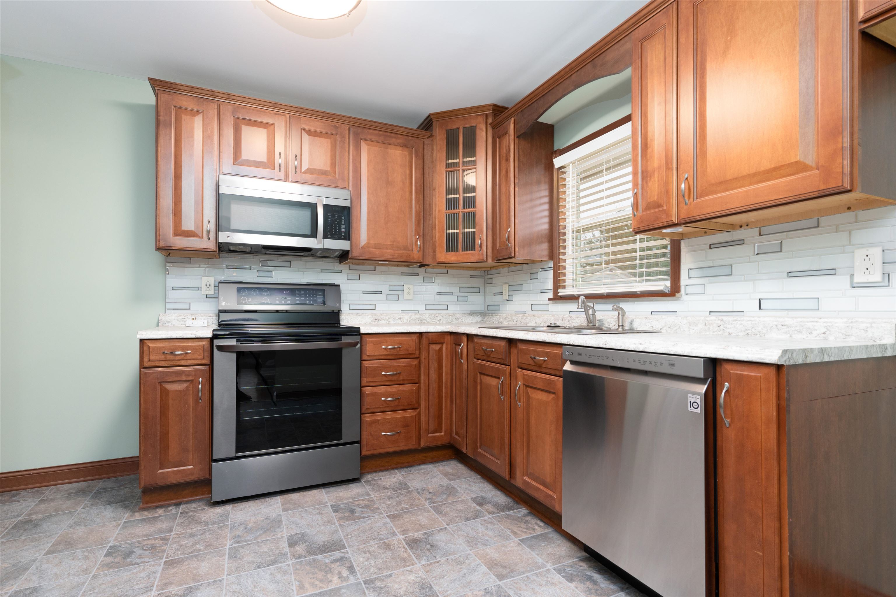 1429 West 11th Street, Owensboro, Kentucky 42301, 3 Bedrooms Bedrooms, ,1 BathroomBathrooms,Single Family Residence,For Sale,West 11th Street,91538